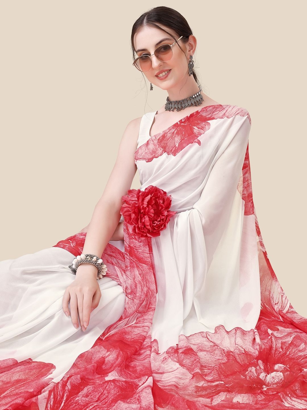 

VASTRANAND Floral Poly Georgette Saree, White