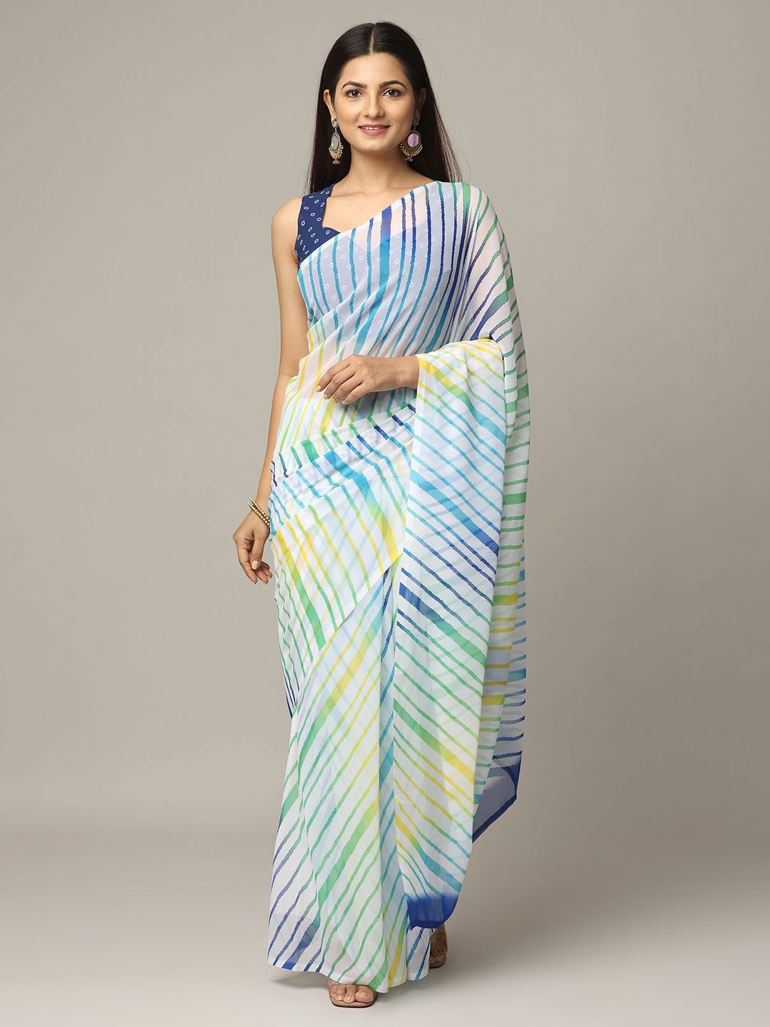 

VASTRANAND Leheriya Poly Georgette Leheriya Saree, White