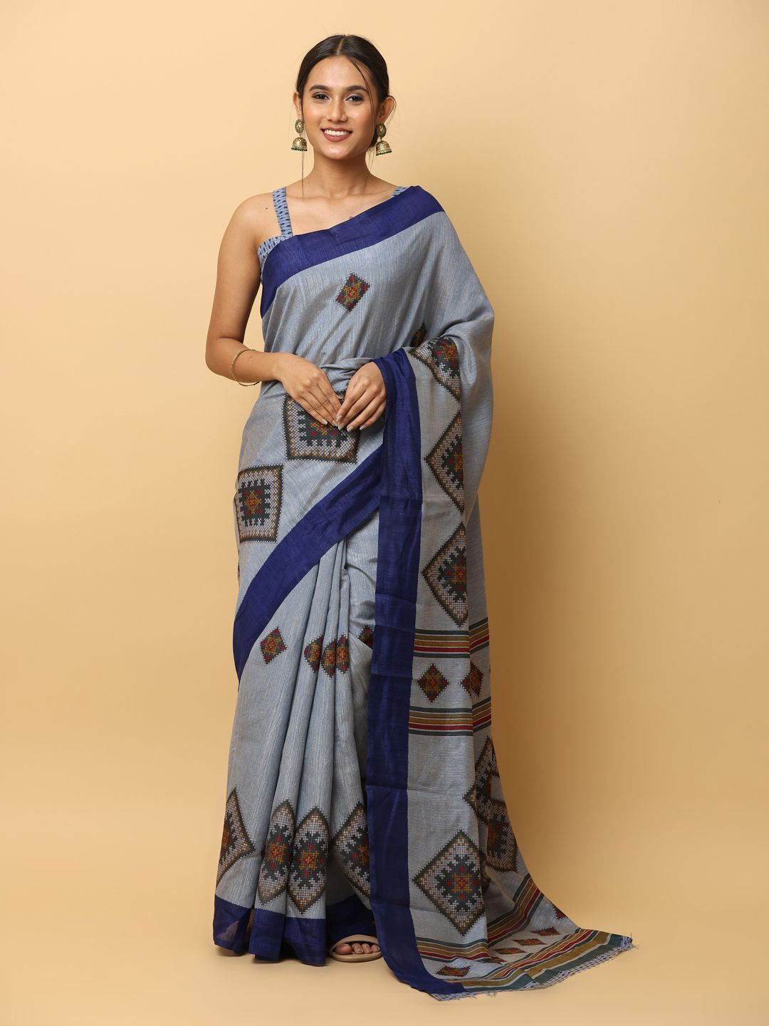

VASTRANAND Woven Design Zari Art Silk Saree, Grey