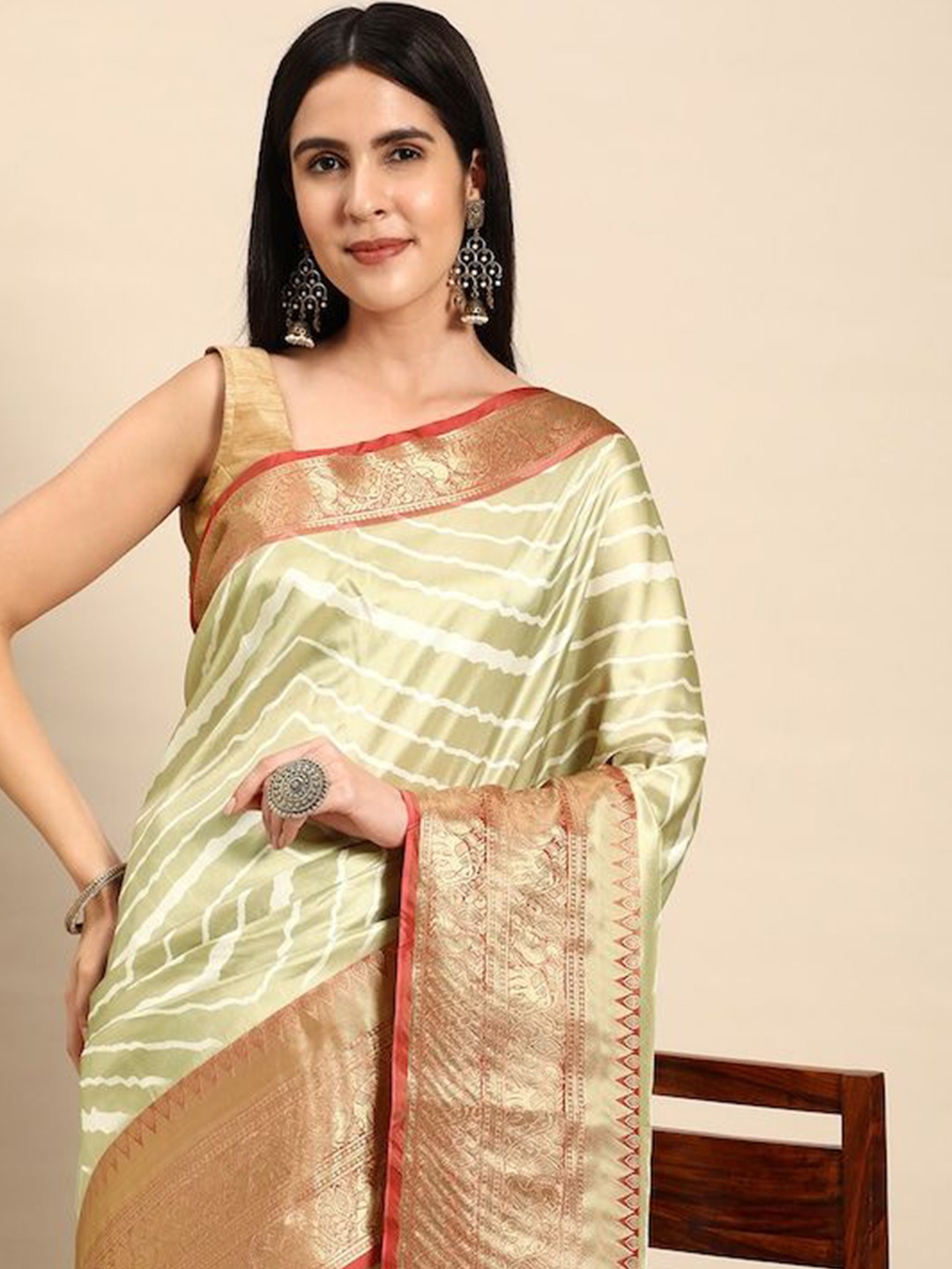 

VASTRANAND Leheriya Zari Silk Blend Banarasi Saree, Green