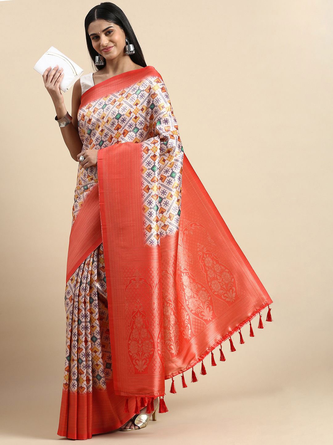 

VASTRANAND Zari Silk Blend Patola Saree, Red