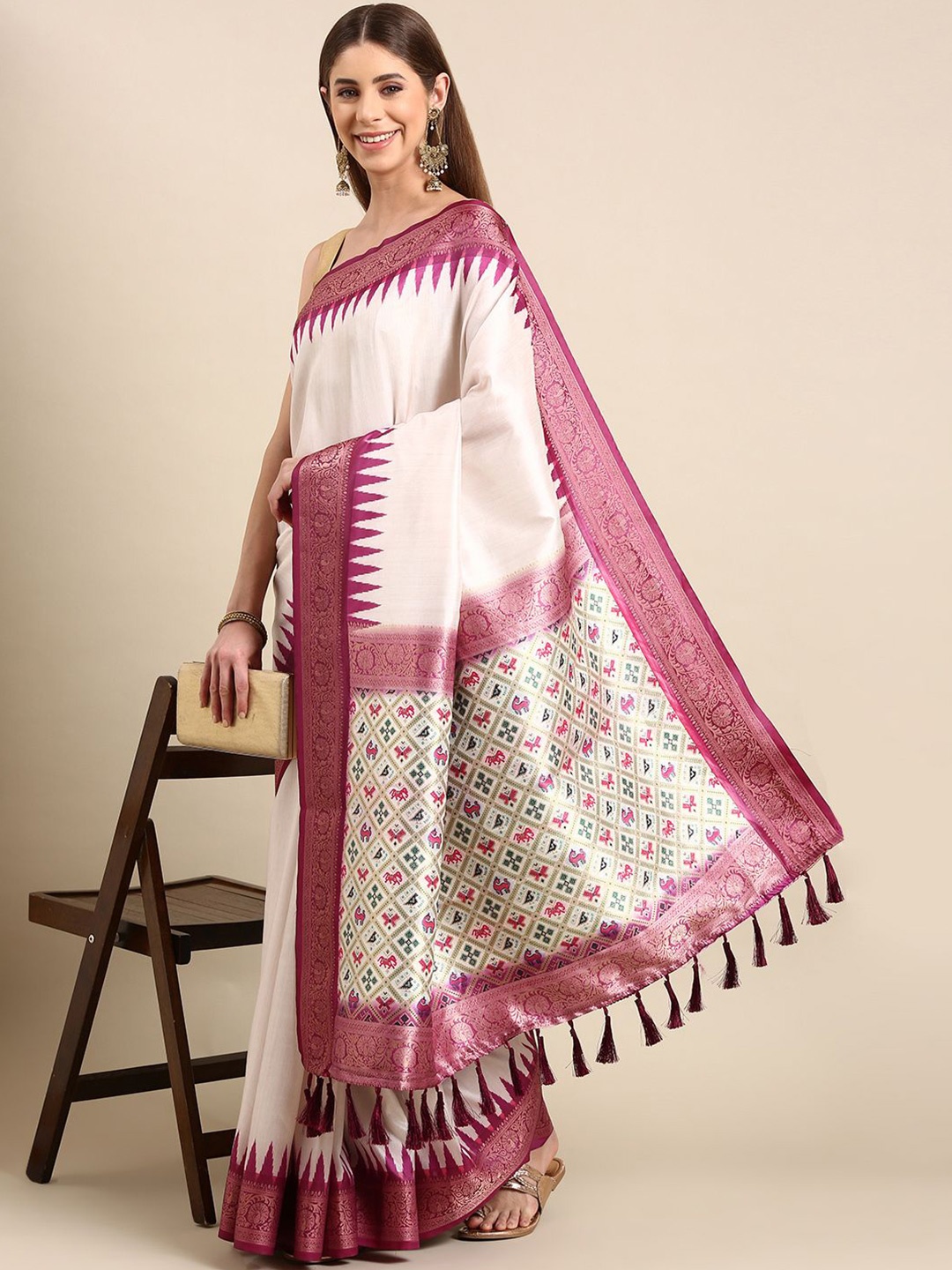 

VASTRANAND Woven Design Silk Blend Patola Saree, Cream