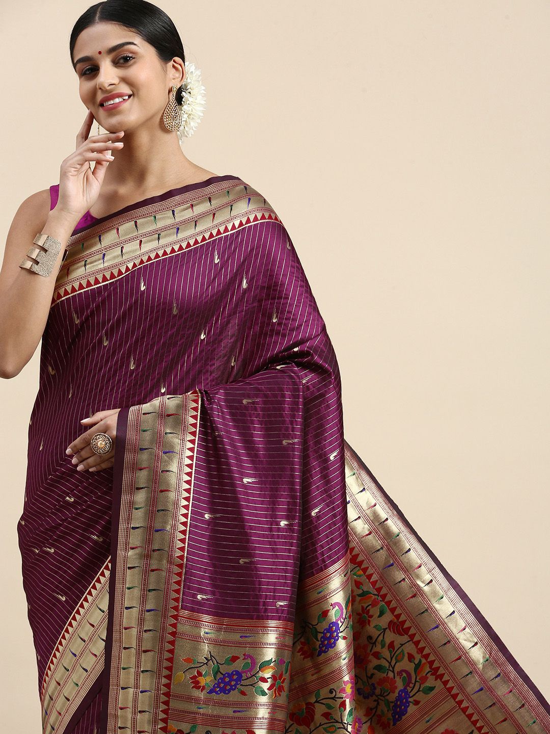 

VASTRANAND Woven Design Zari Silk Blend Paithani Saree, Burgundy