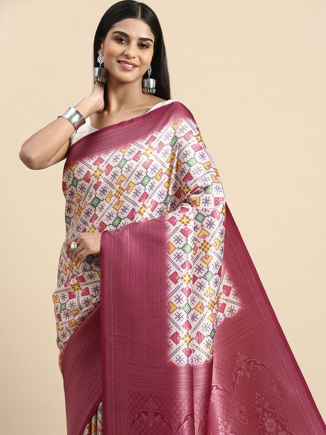 

VASTRANAND Zari Silk Blend Patola Saree, Burgundy