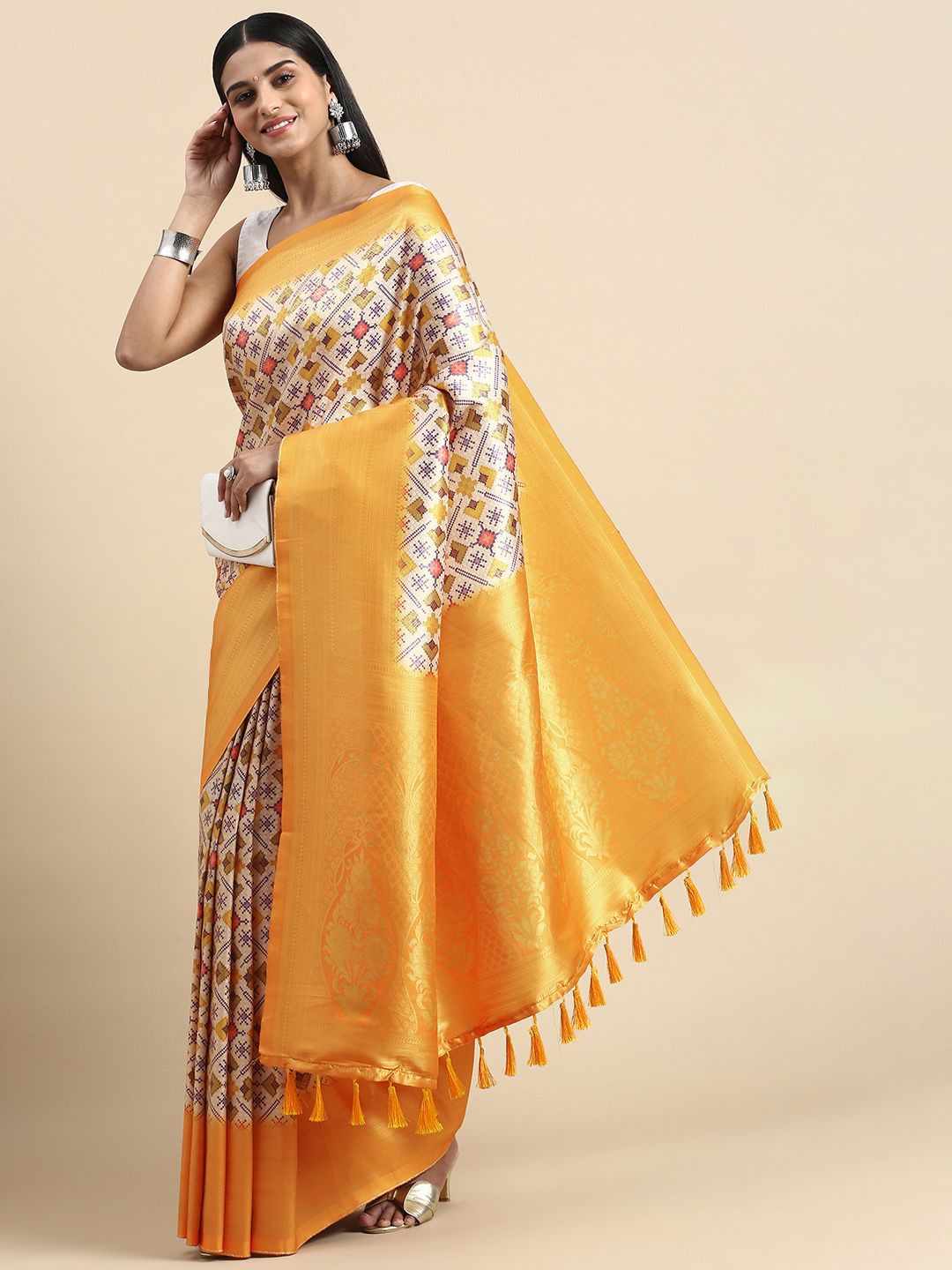 

VASTRANAND Zari Silk Blend Patola Saree, Yellow