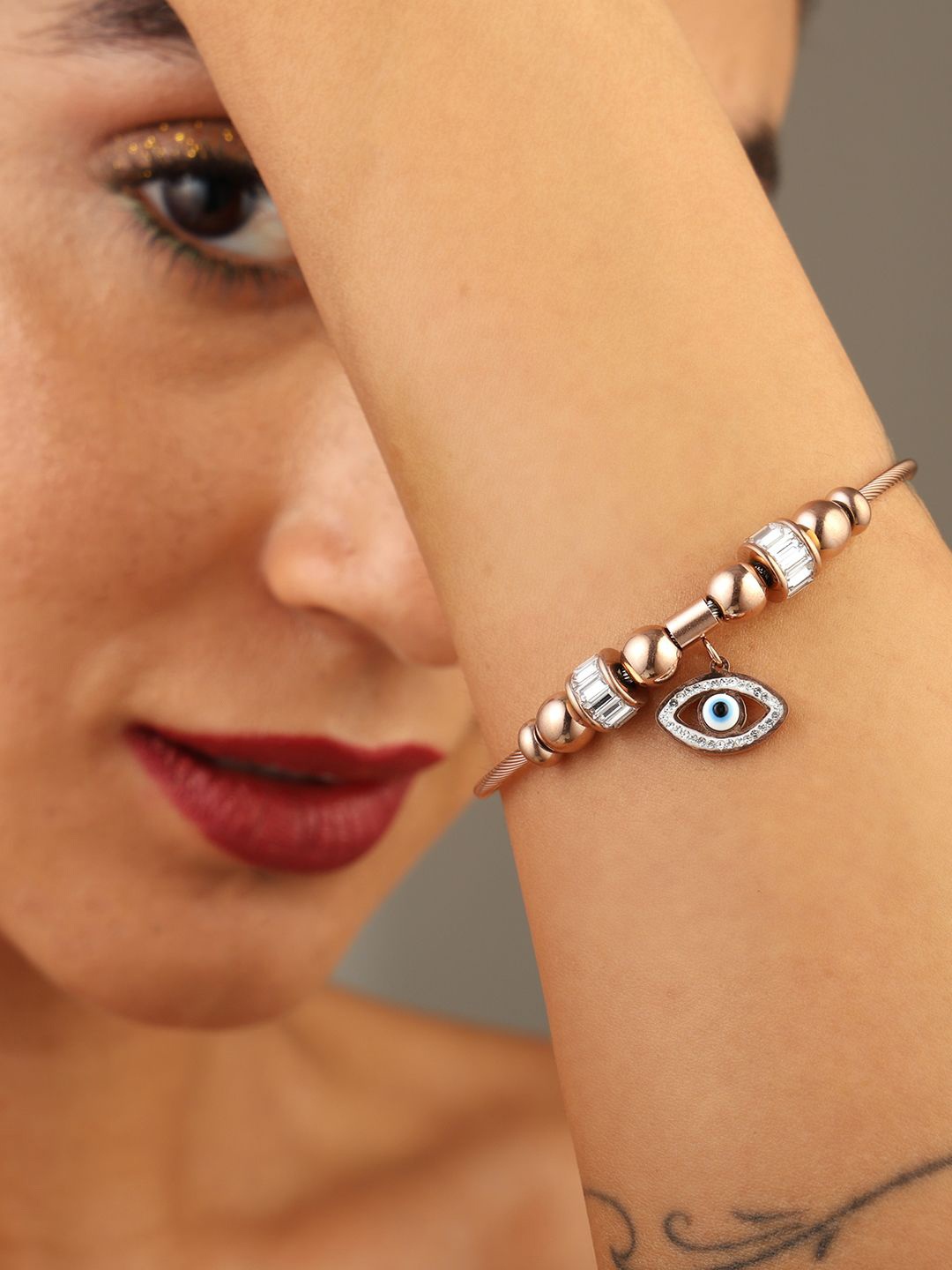 

VENI Women Gold-Plated Wraparound Bracelet