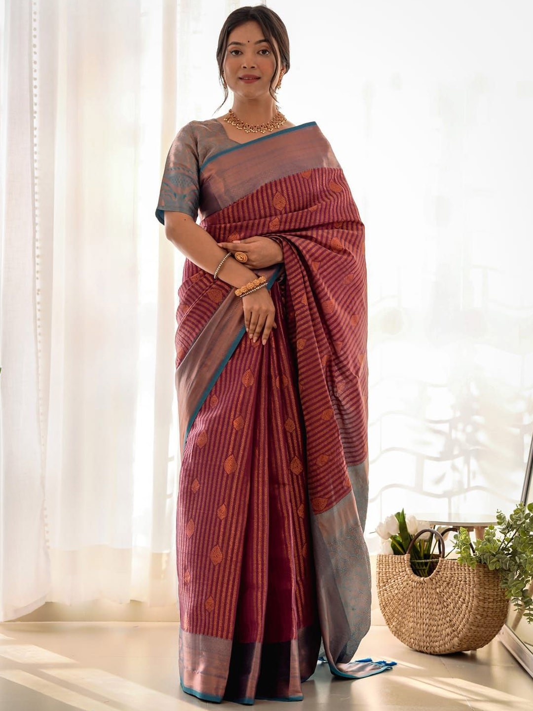 

Suha Woven Design Kanjeevaram Saree, Maroon
