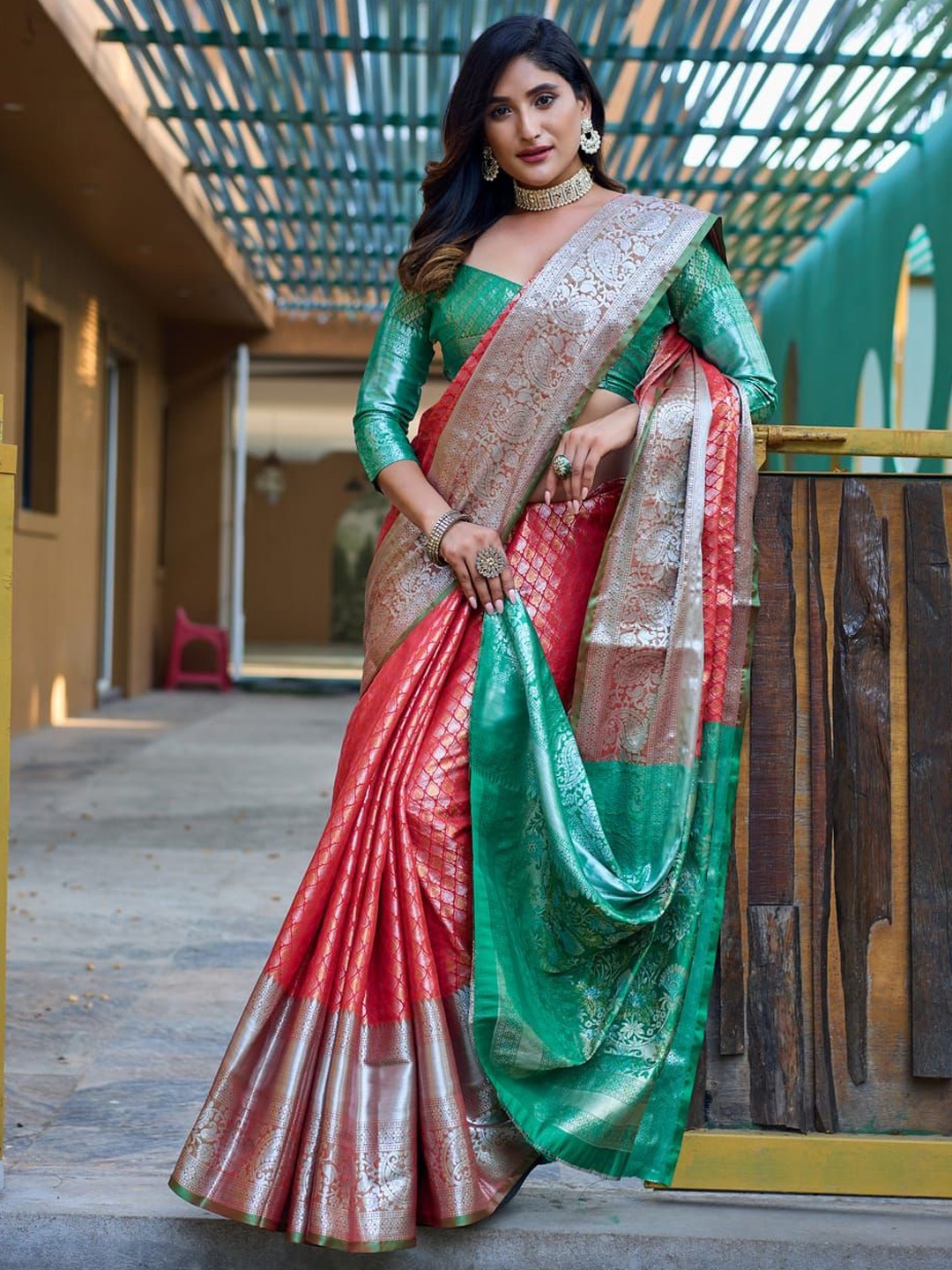 

Suha Woven Design Kanjeevaram Saree, Red