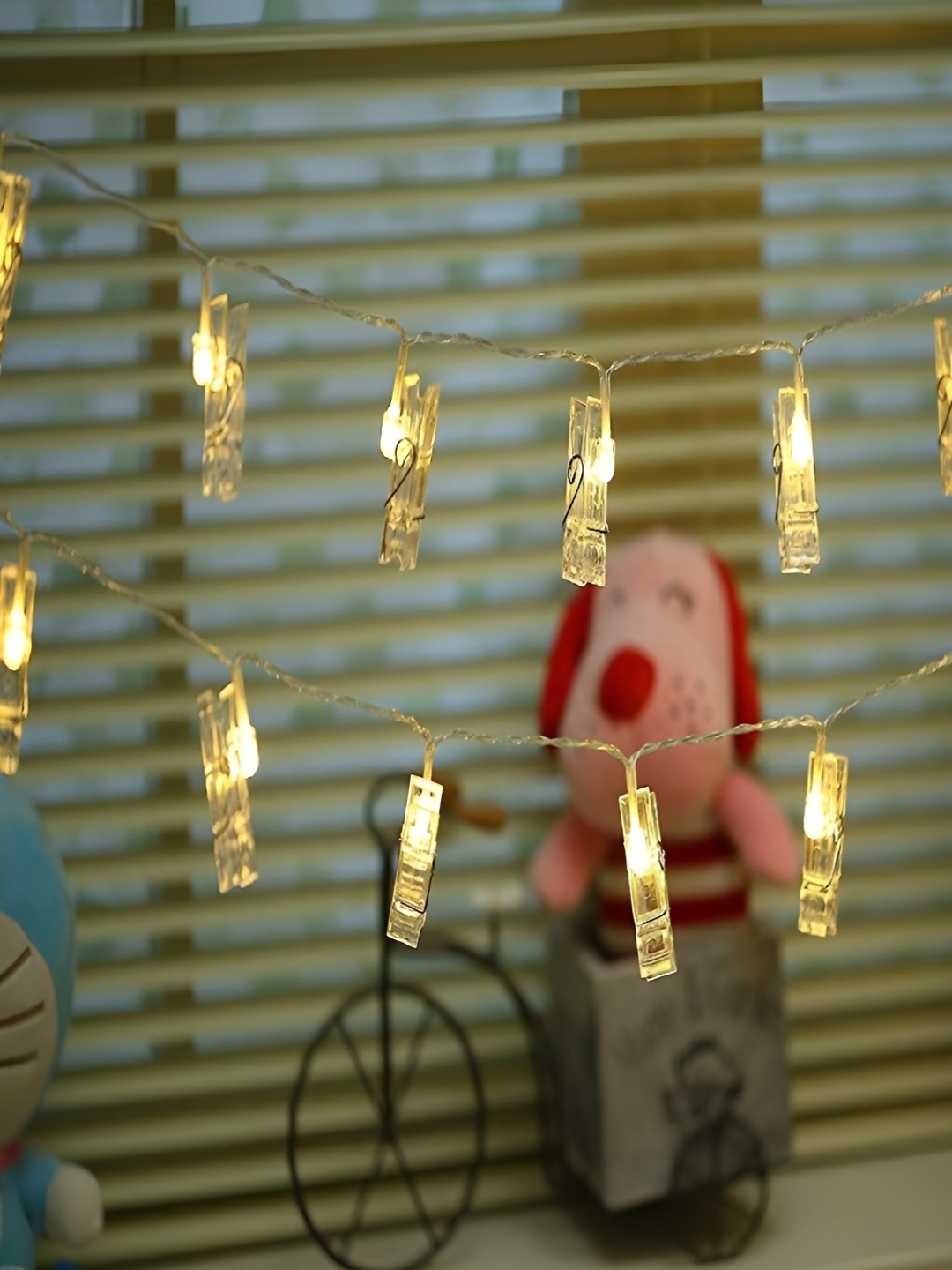 

ENORMITY Yellow Photo Clip Shape String Lights