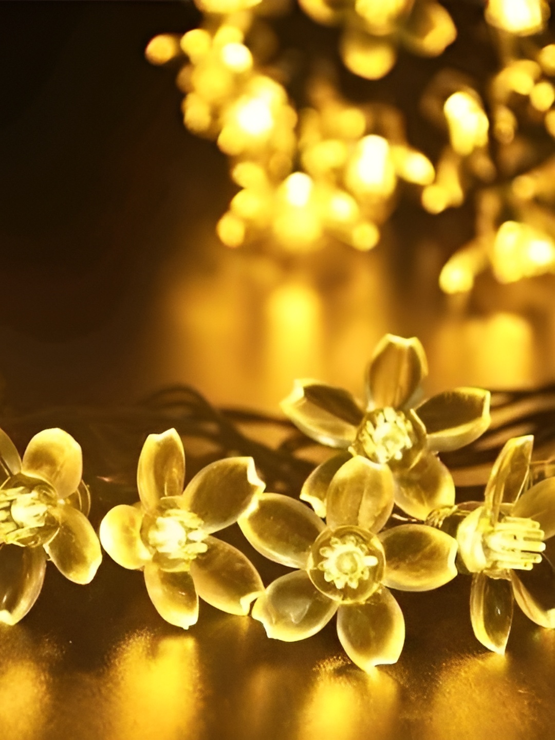 

ENORMITY Yellow Flower Shape String Lights