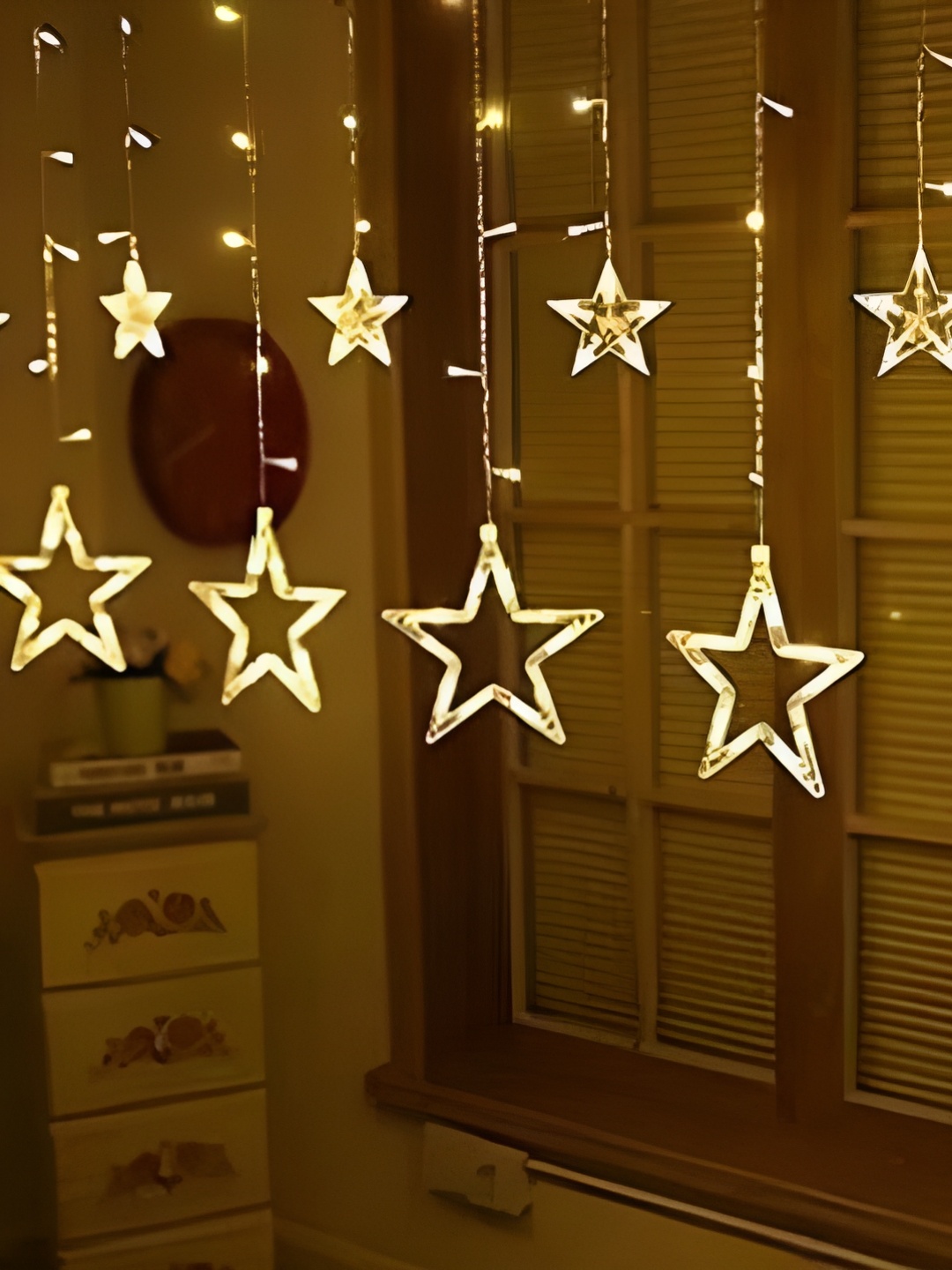 

ENORMITY Yellow Star Shape String Lights