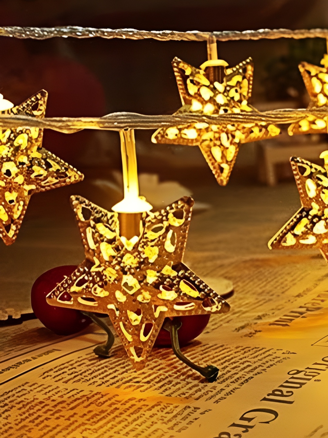 

ENORMITY Yellow Metal LED Star-Shaped String Lights