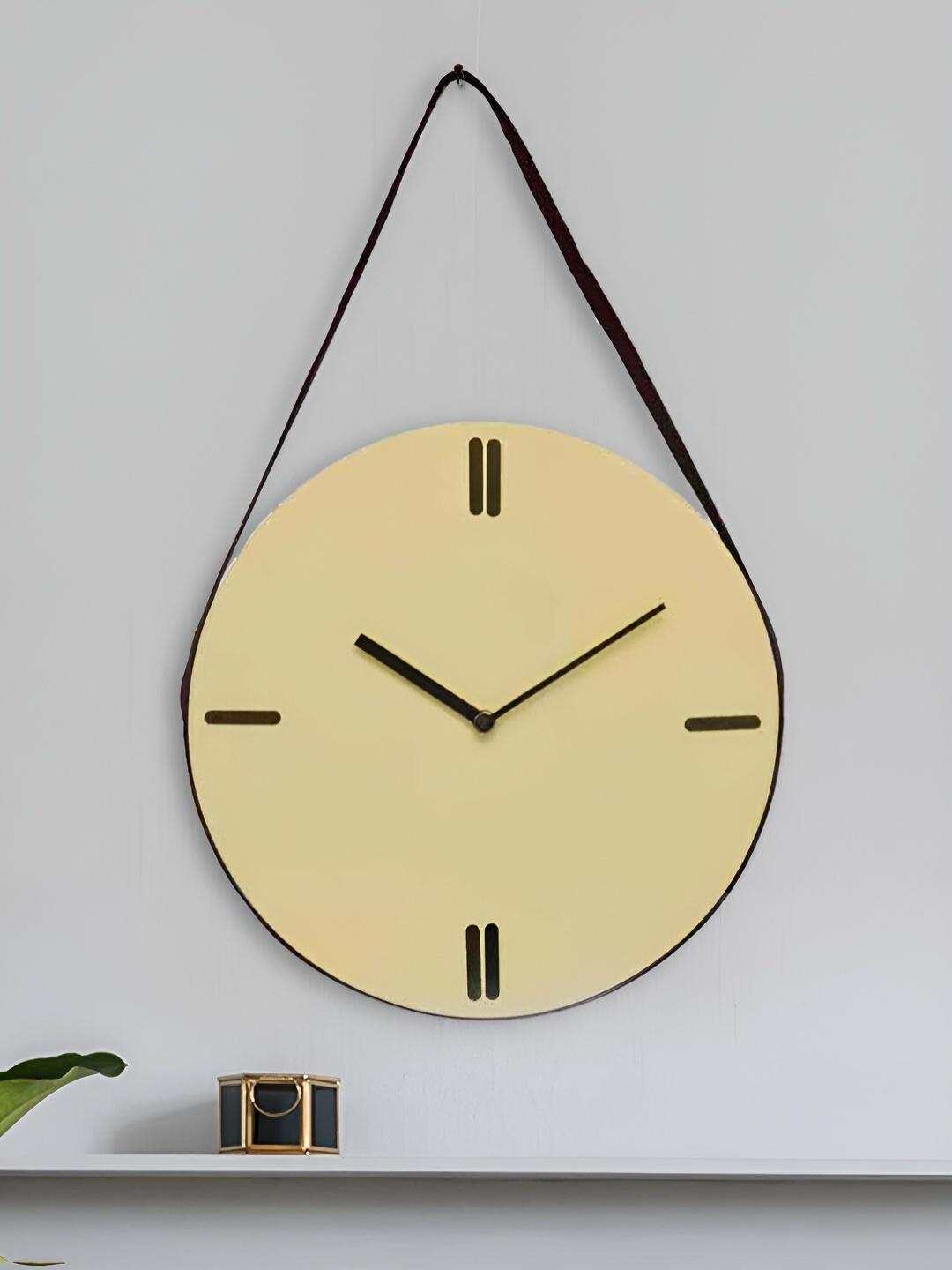 

Athome by Nilkamal Beige & Black Textured Vintage Wall Clock