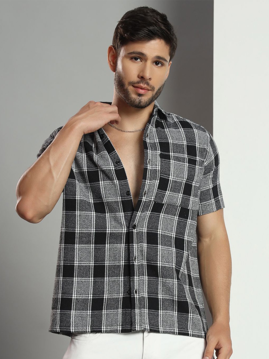 

CHIMPAAANZEE Men Buffalo Checks Opaque Checked Casual Shirt, Grey