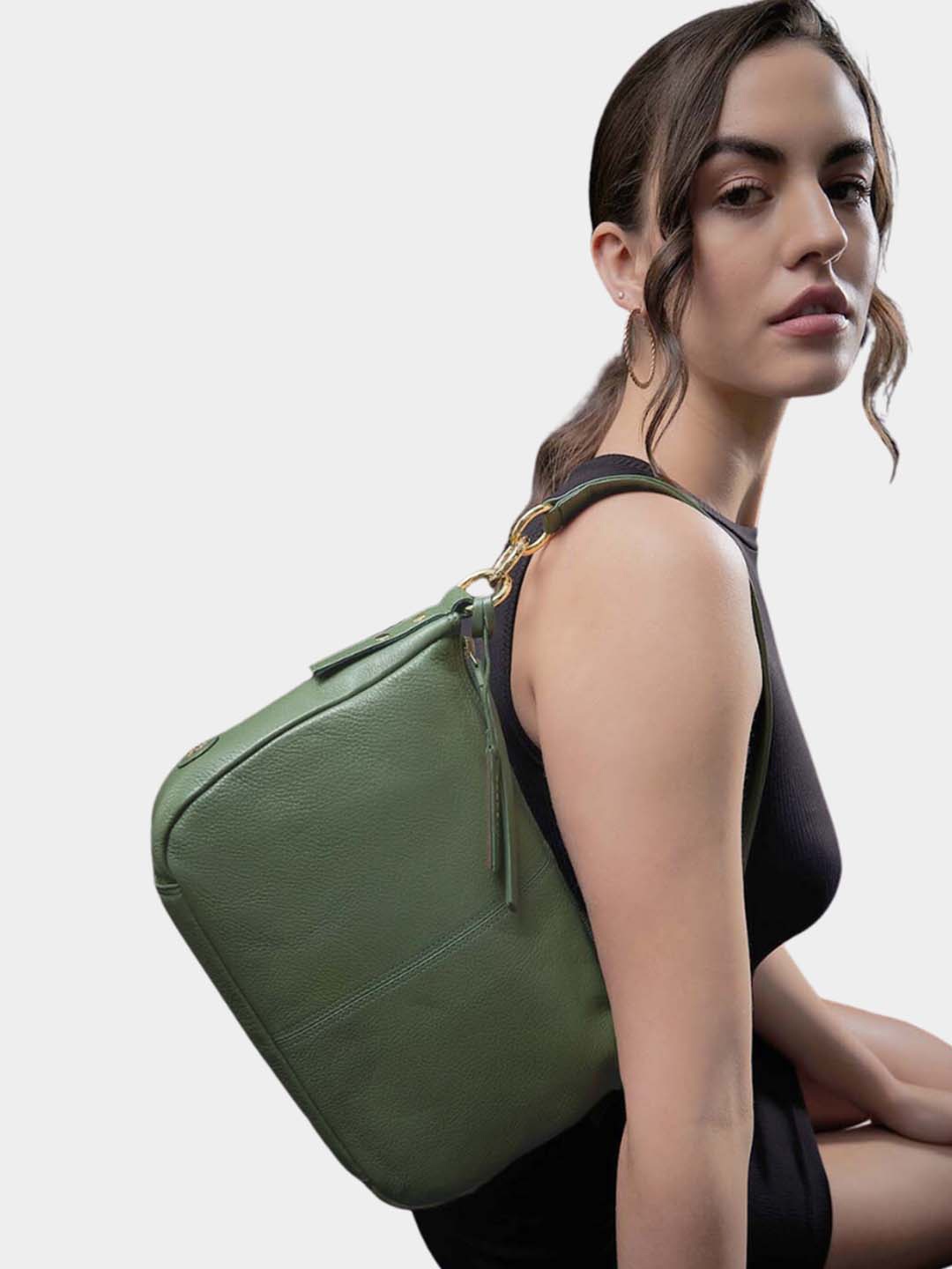 

Tortoise Colourblocked Leather Oversized Structured Hobo Bag, Green
