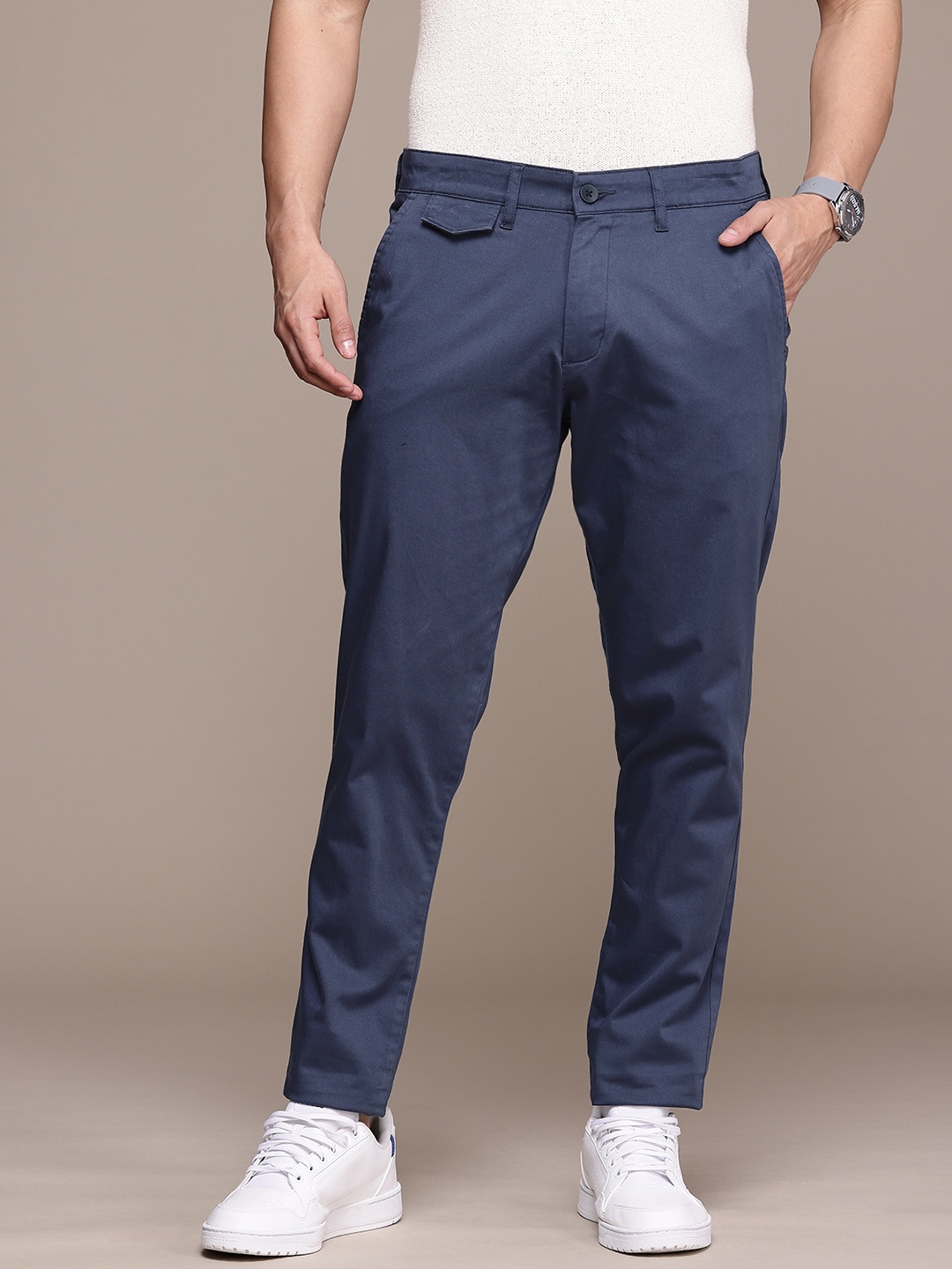 

French Connection Men Regular Fit Solid Casual Chinos Trouser, Blue