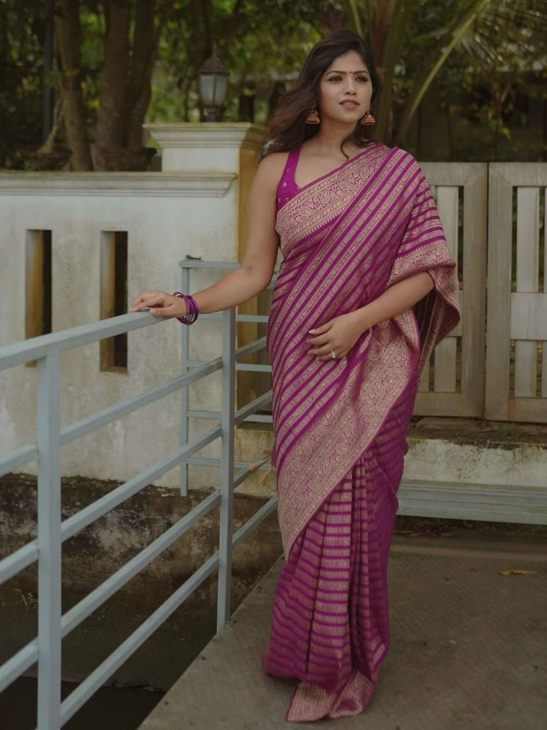 

Upalksh Woven Design Zari Kanjeevaram Saree, Pink