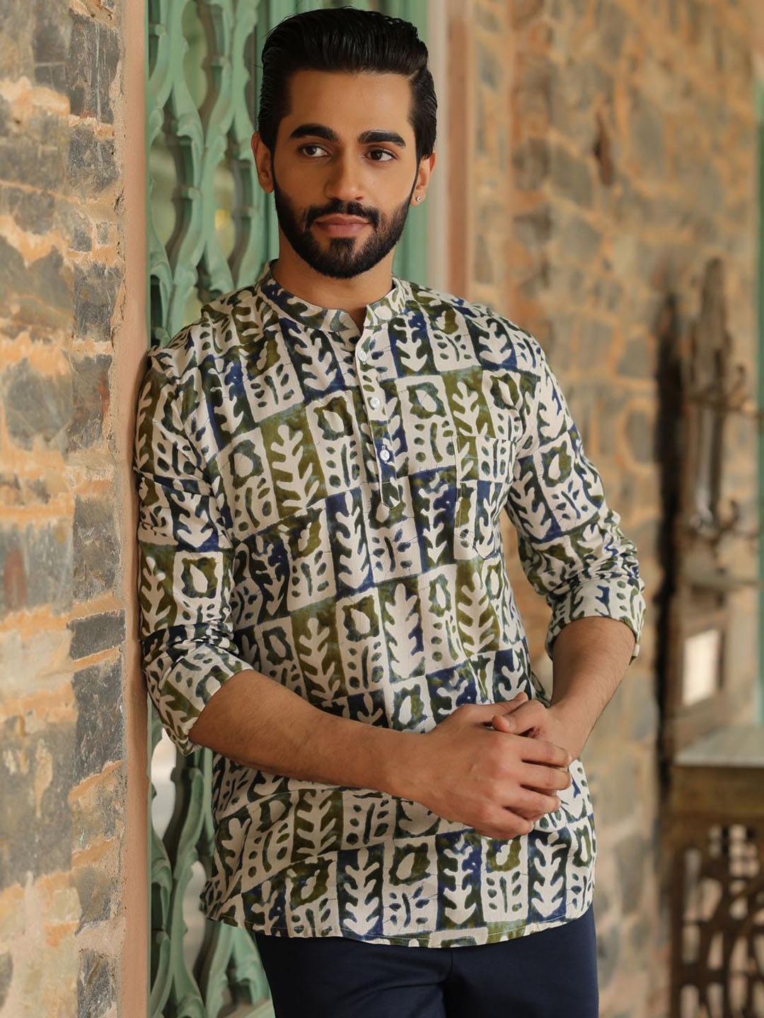

SAY Men Checked Flared Sleeves Summer Sheers Kurta, Navy blue