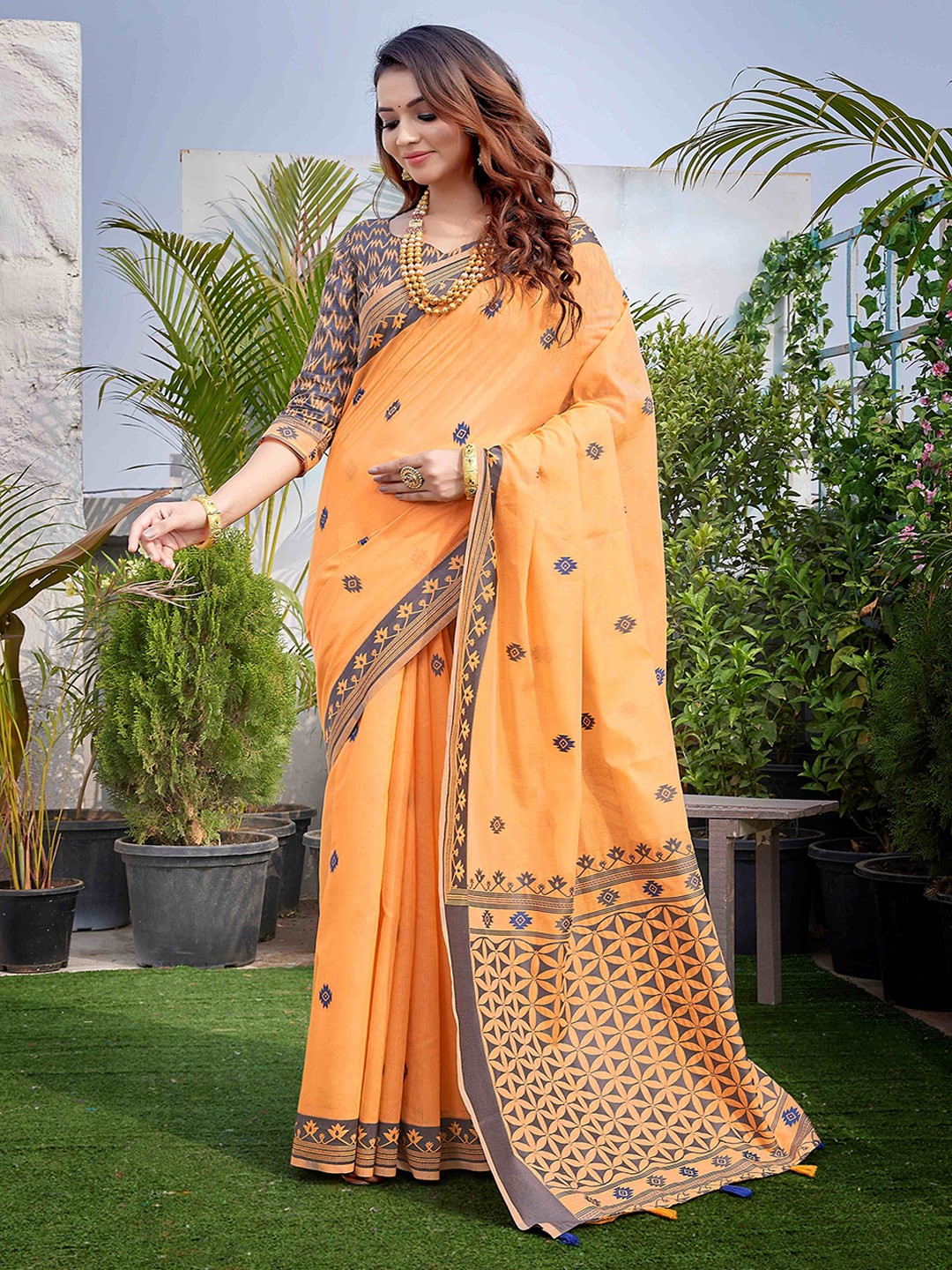 

HEER FASHION Woven Design Banarasi Saree, Orange