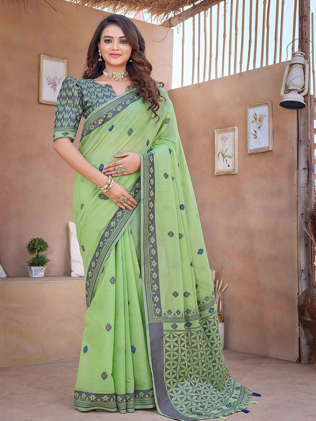 

HEER FASHION Woven Design Banarasi Saree, Green