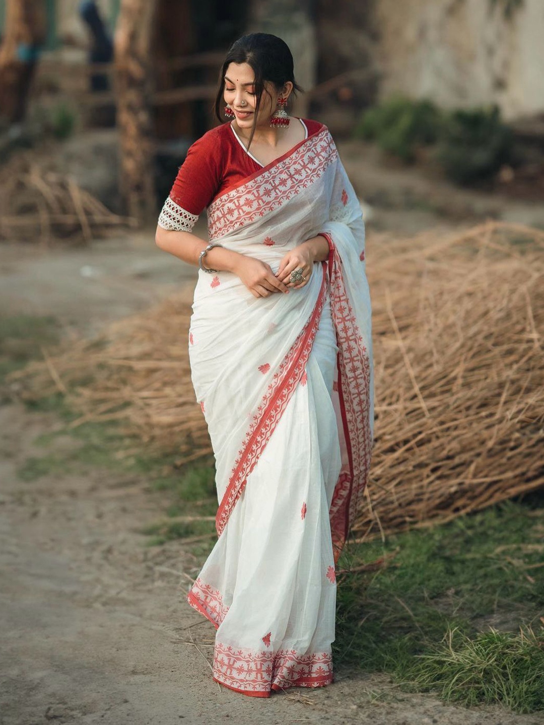 

Upalksh Ethnic Motifs Kanjeevaram Saree, White