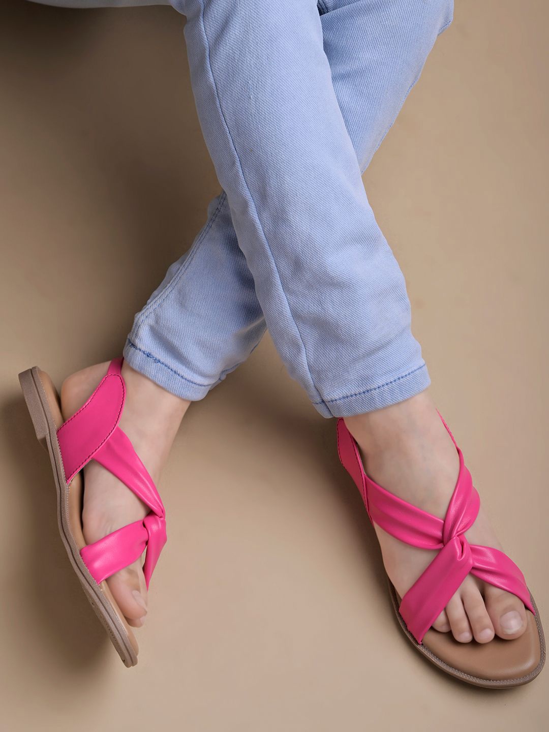 

Shoetopia Girls Colourblocked Open Toe Flats with Bows, Magenta