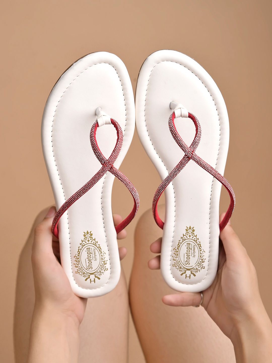 

Shoetopia Girls Colourblocked T-Strap Flats, White
