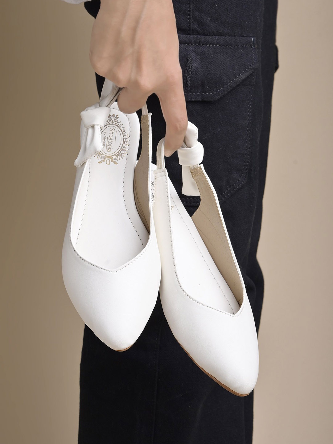 

Shoetopia Girls Ballerinas with Bows Flats, White