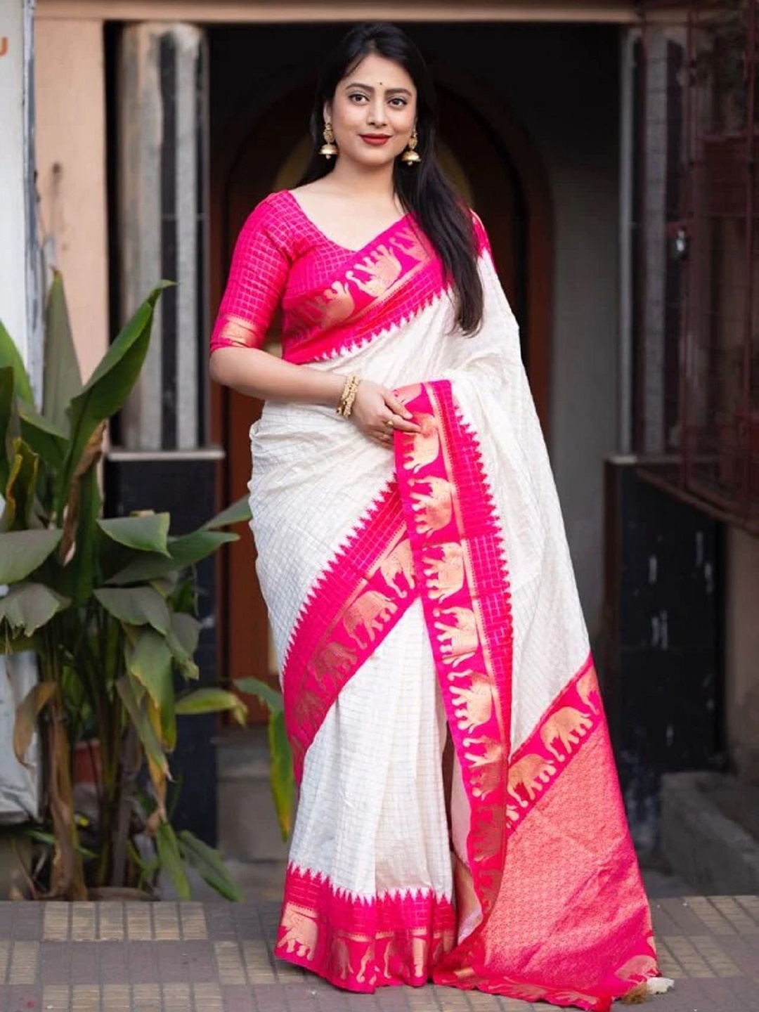 

JULEE Woven Design Pure Silk Banarasi Saree, Pink