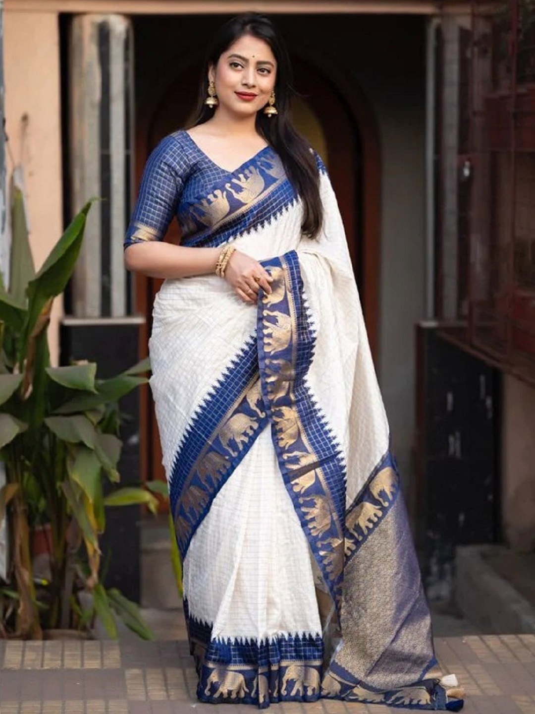 

JULEE Checked Zari Pure Silk Saree, Blue