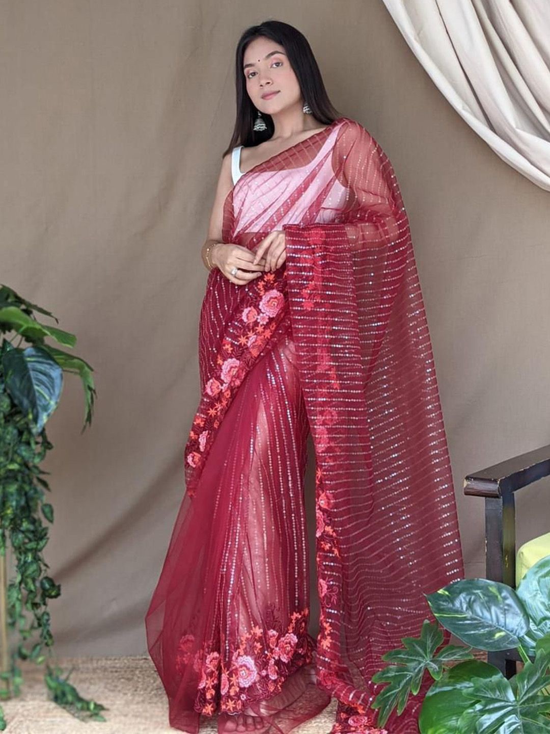 

Ishin Striped Embroidered Net Saree, Red