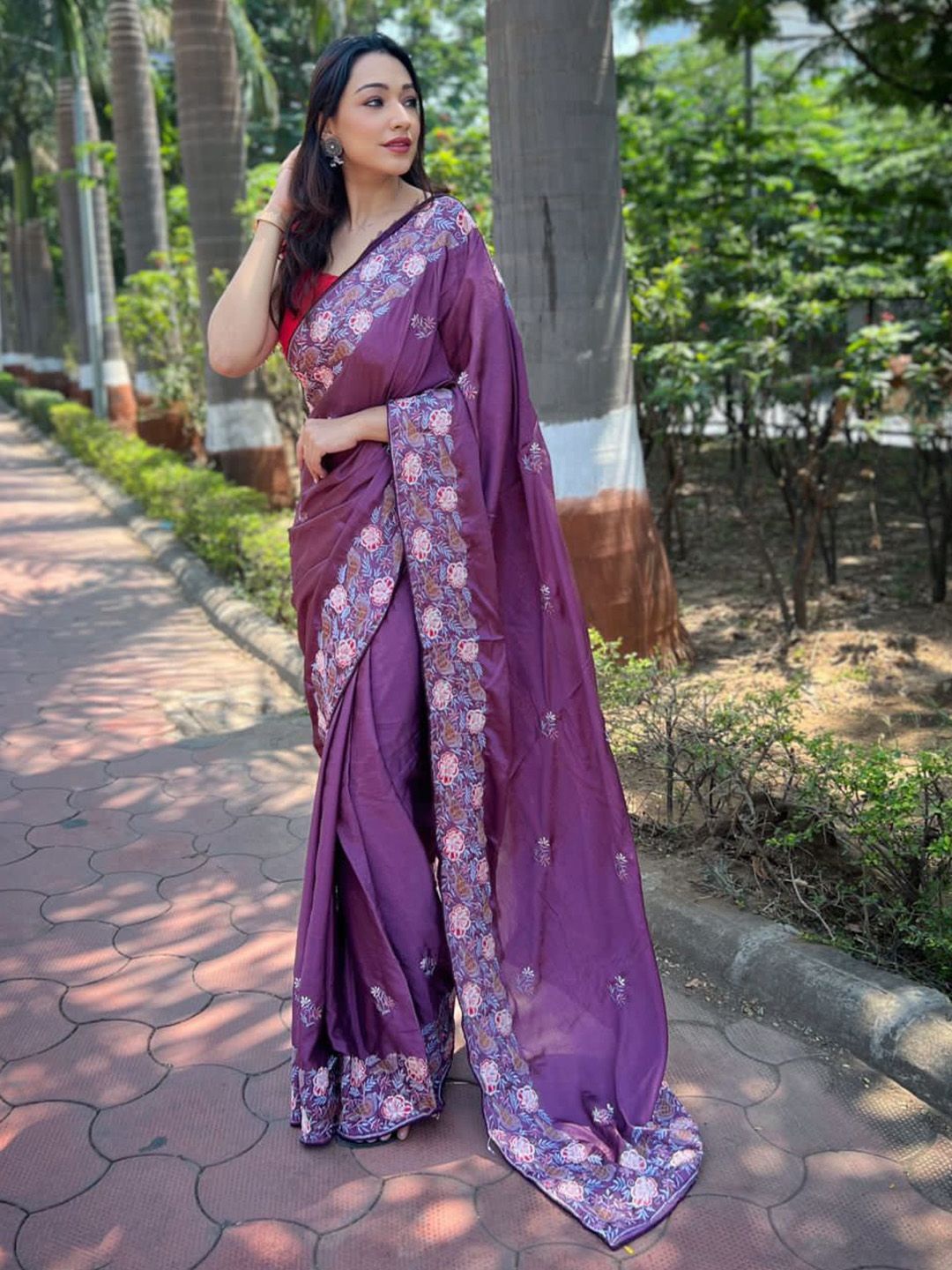 

Ishin Embellished Embroidered Silk Blend Saree, Purple