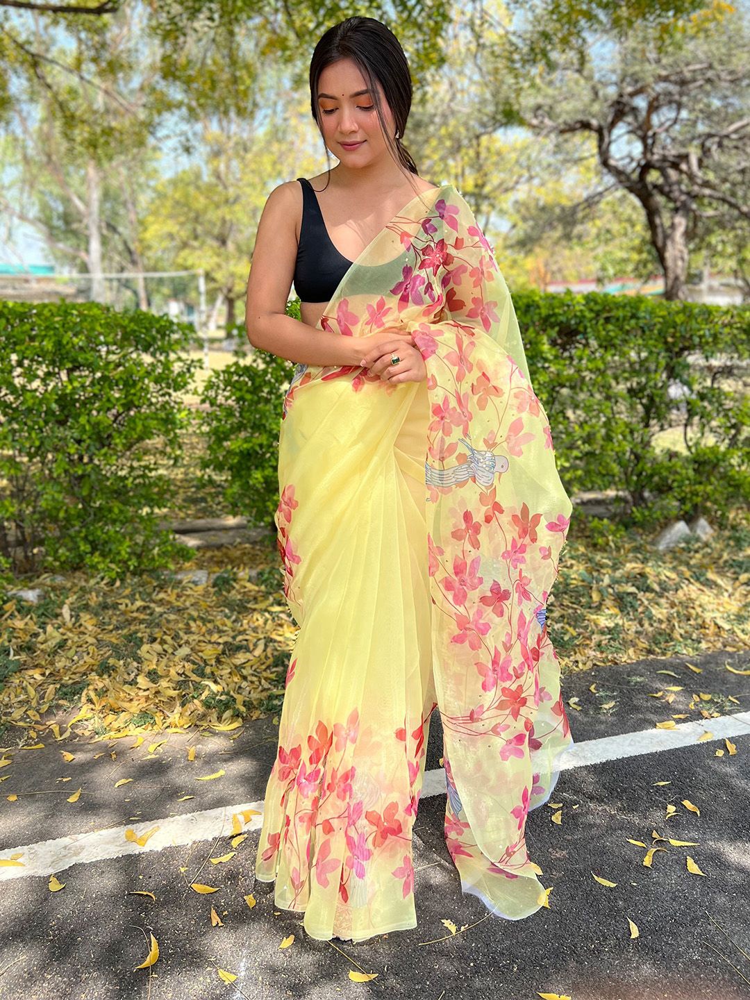 

Ishin Floral Organza Saree, Yellow