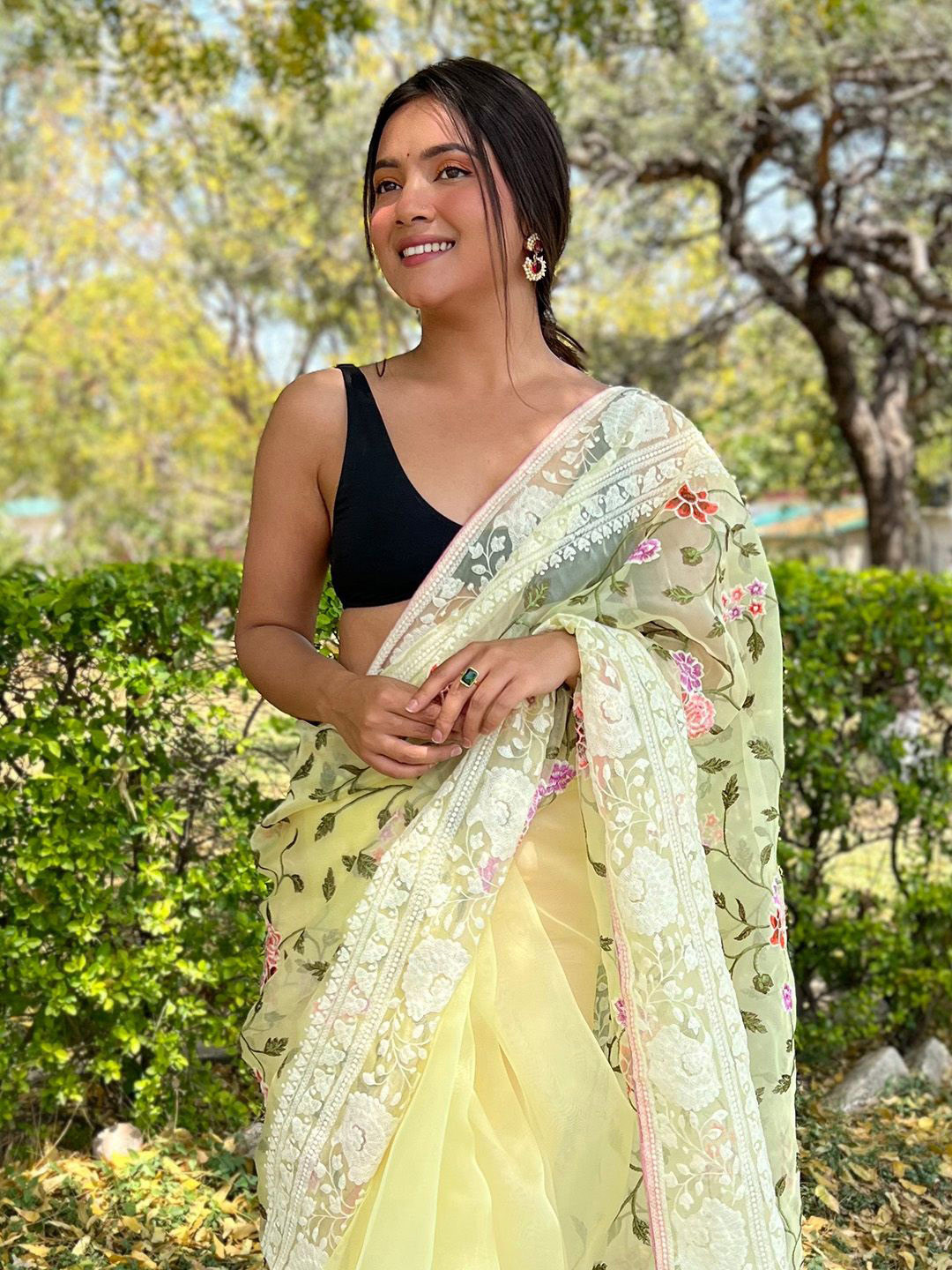 

Ishin Floral Embroidered Organza Heavy Work Saree, Yellow