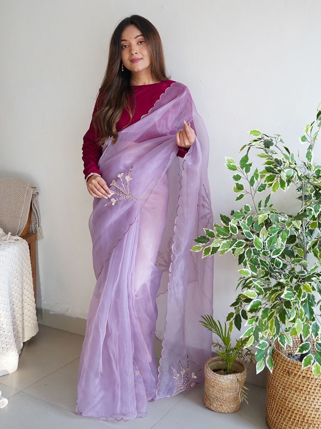 

Ishin Embellished Embroidered Organza Saree, Lavender