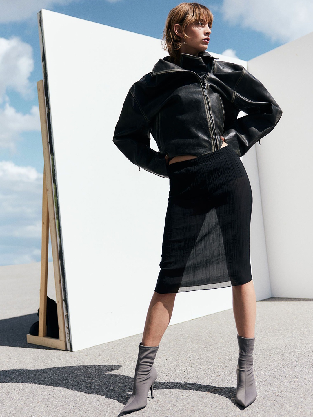 

H&M Sheer Crinkled Skirts, Black