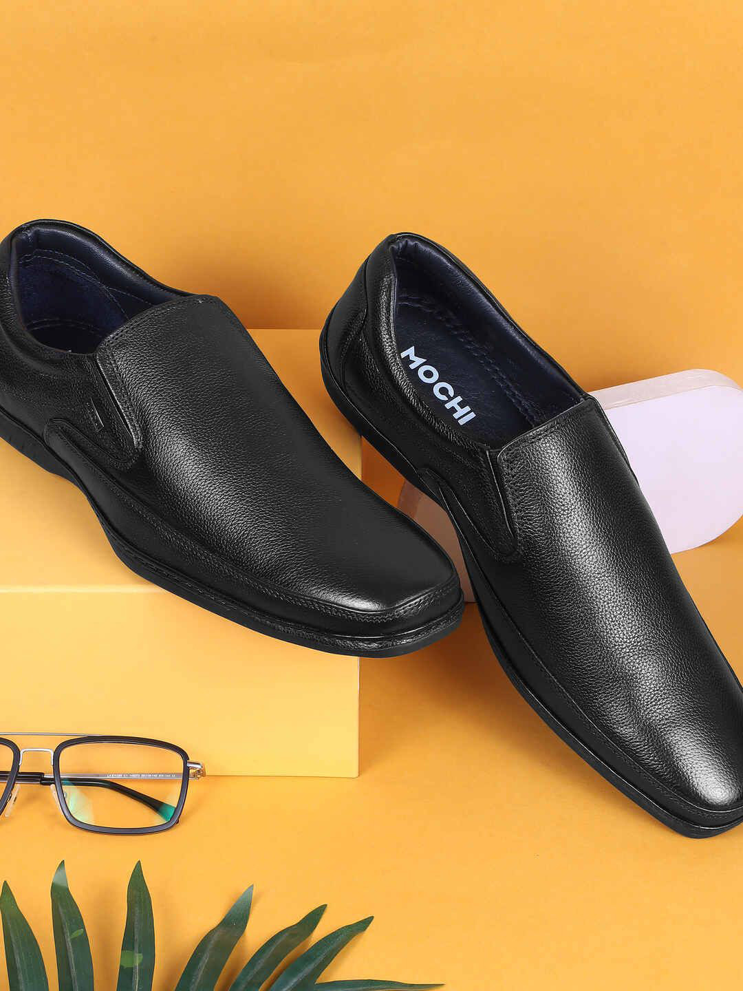 

Mochi Men Leather Formal Loafers, Black