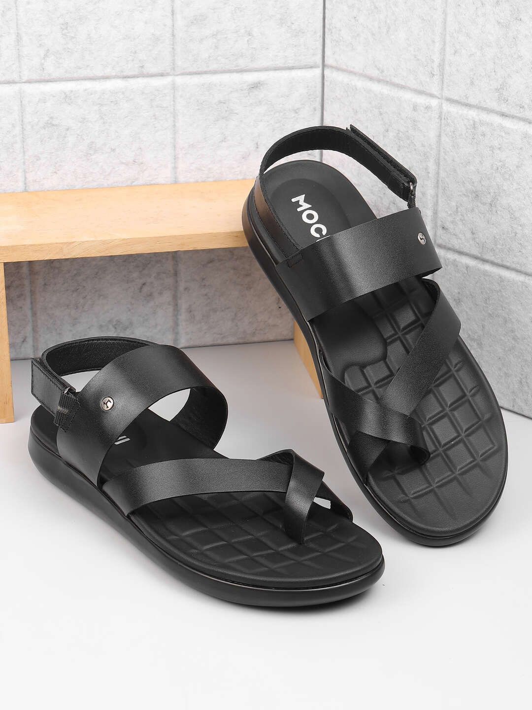 

Mochi Men Ethnic Leather Comfort Sandals, Black