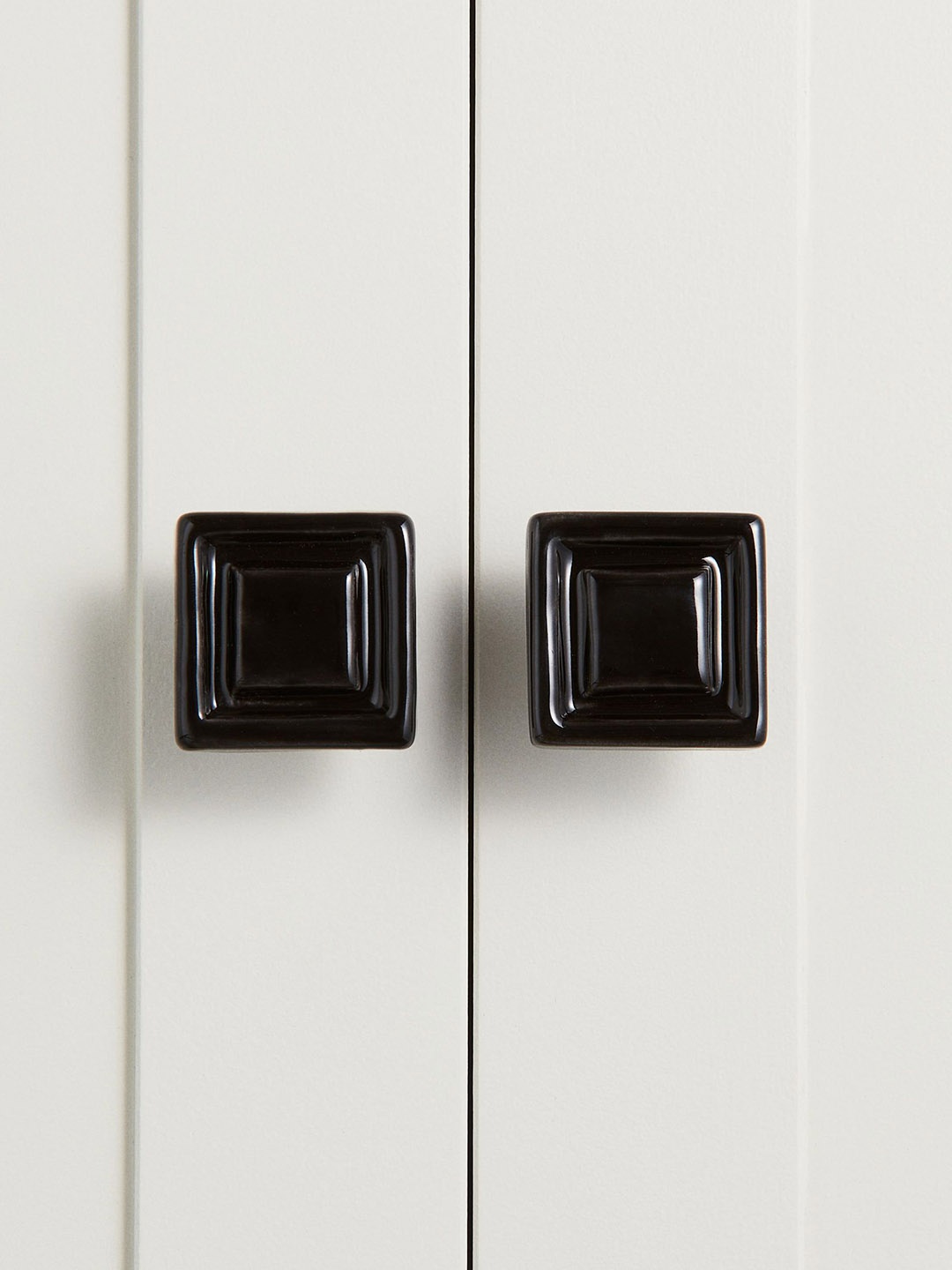 

H&M 2-Pack Black Stoneware Knobs