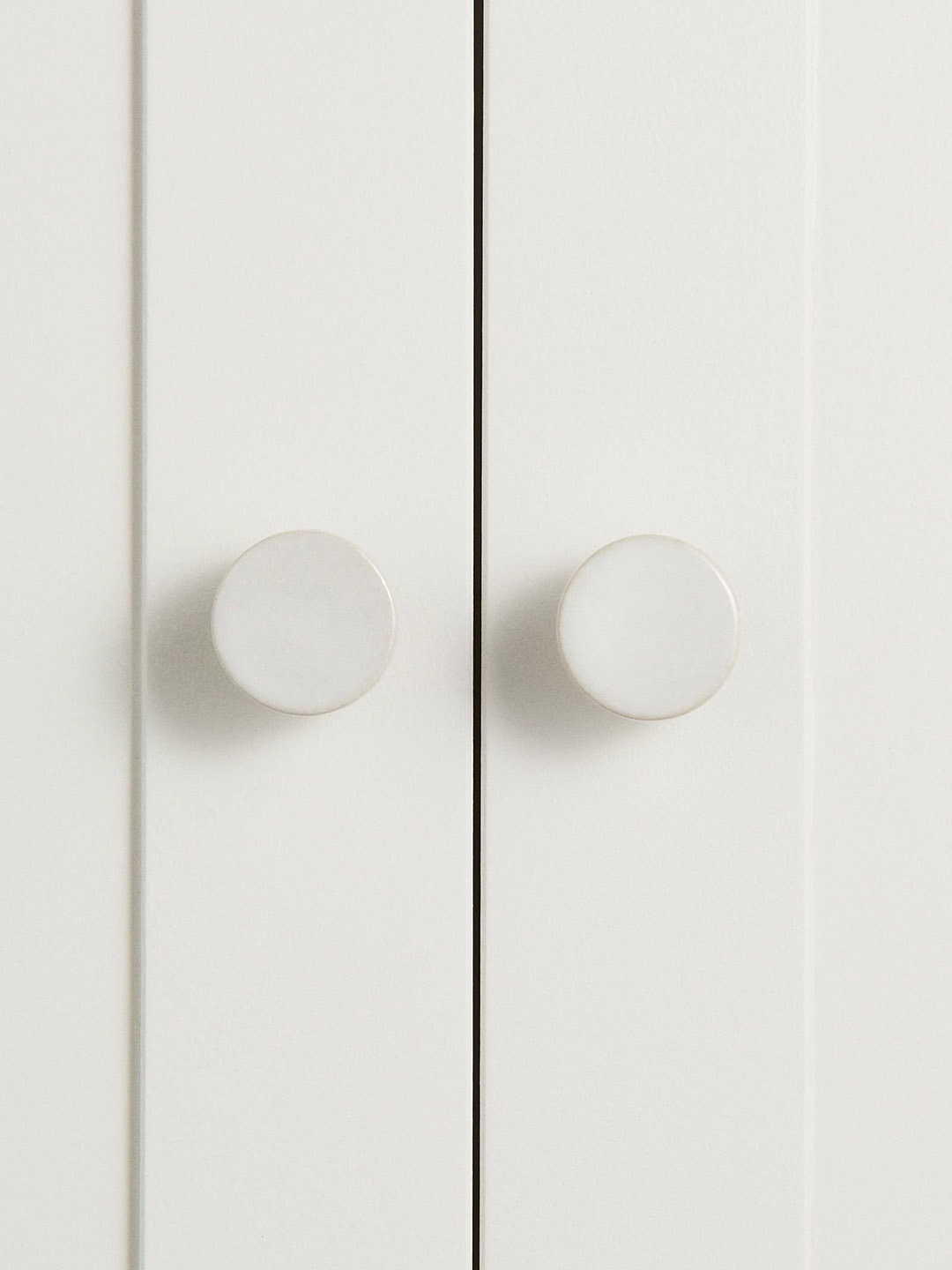 

H&M 2-Pack White Stoneware Knobs
