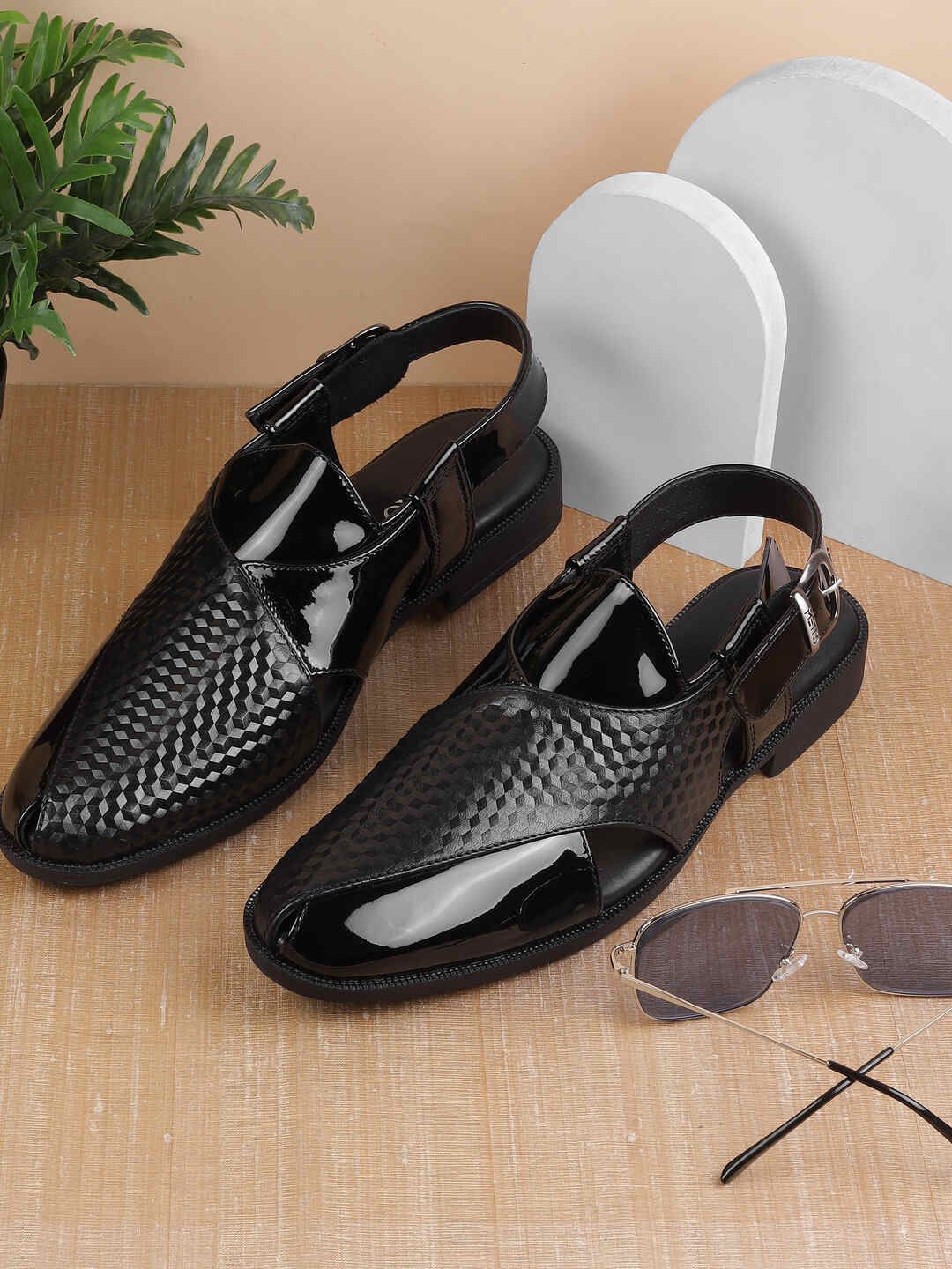 

Metro Men Ethnic Leather Comfort Sandals, Black