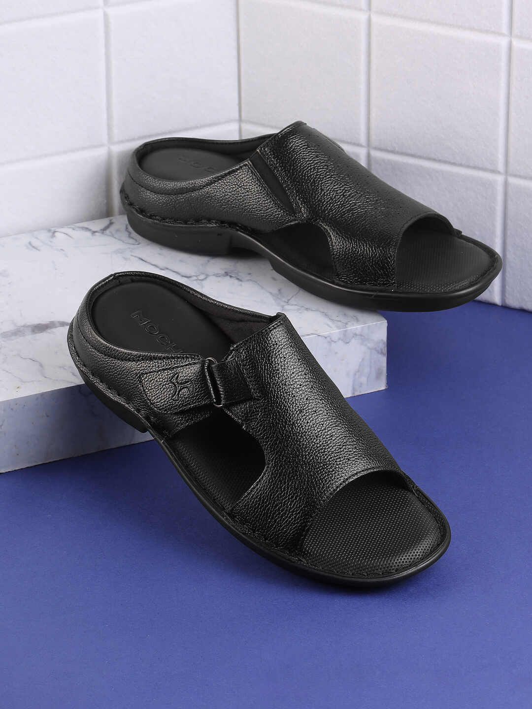 

Metro Men Leather Comfort Sandals, Black