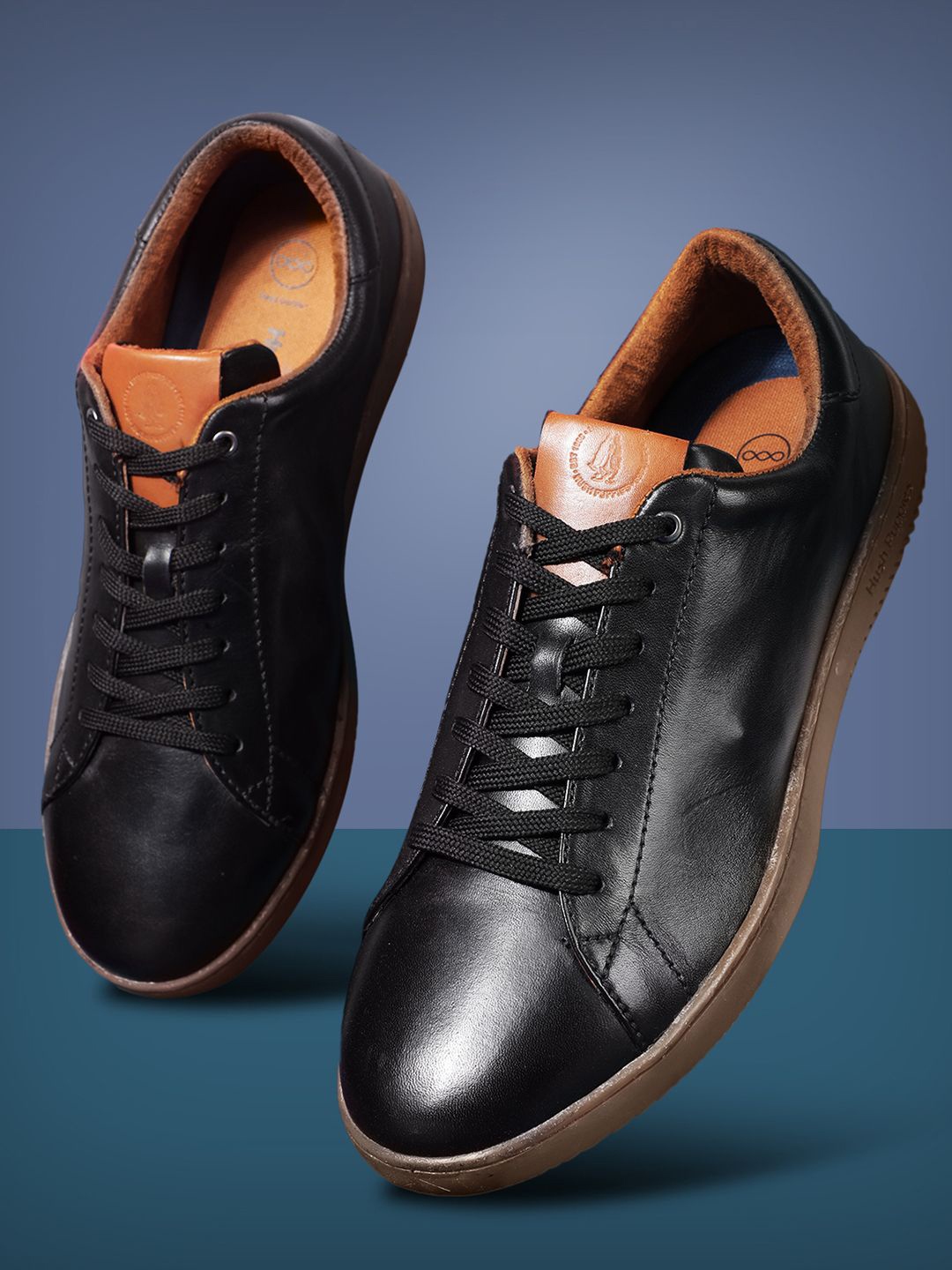 

Hush Puppies Men Leather Sneakers, Black