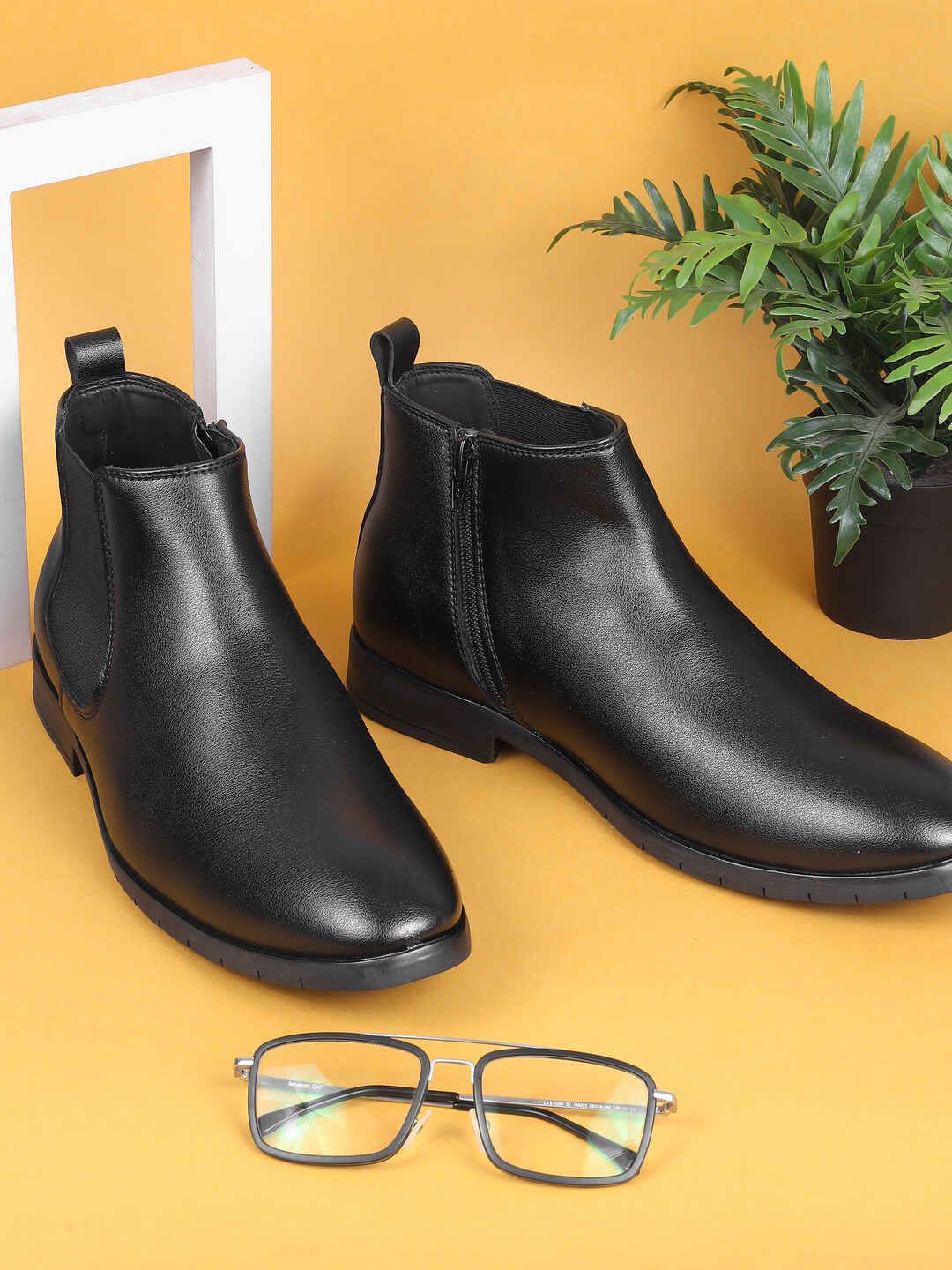 

WALKWAY by Metro Men Round Toe Chelsea Boots, Black