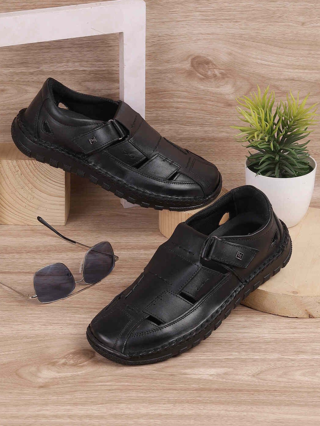 

J.FONTINI Men Ethnic Leather Shoe-Style Sandals, Black