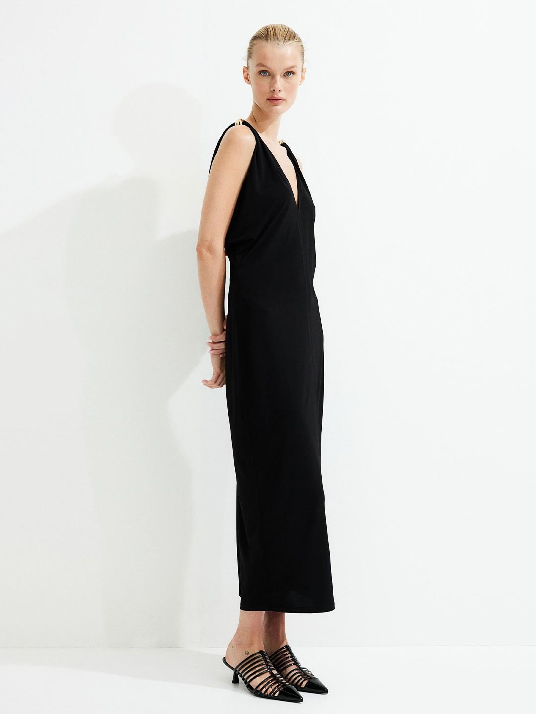 

H&M V Neck Dresses, Black