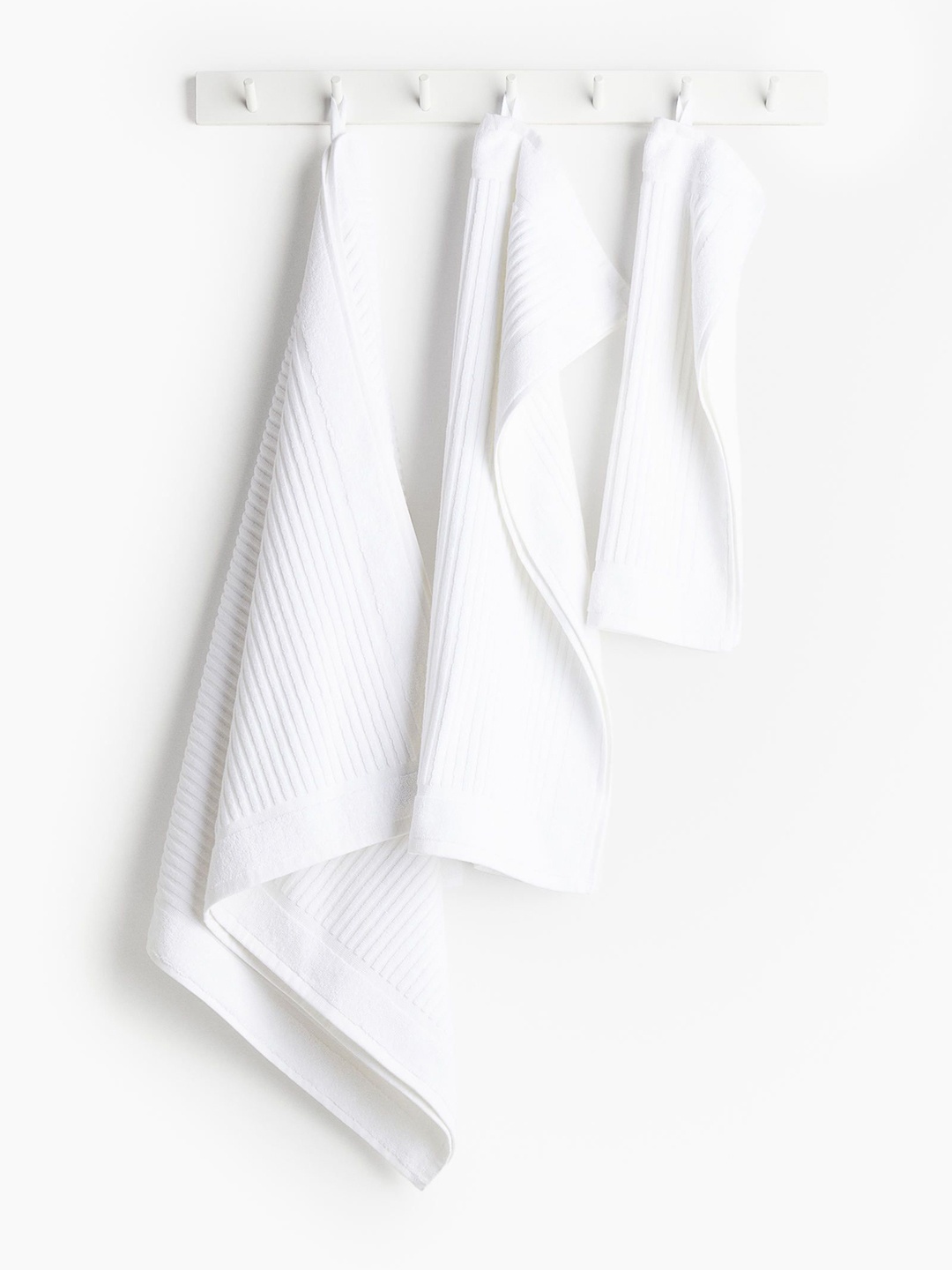 

H&M White Cotton Bath Towels