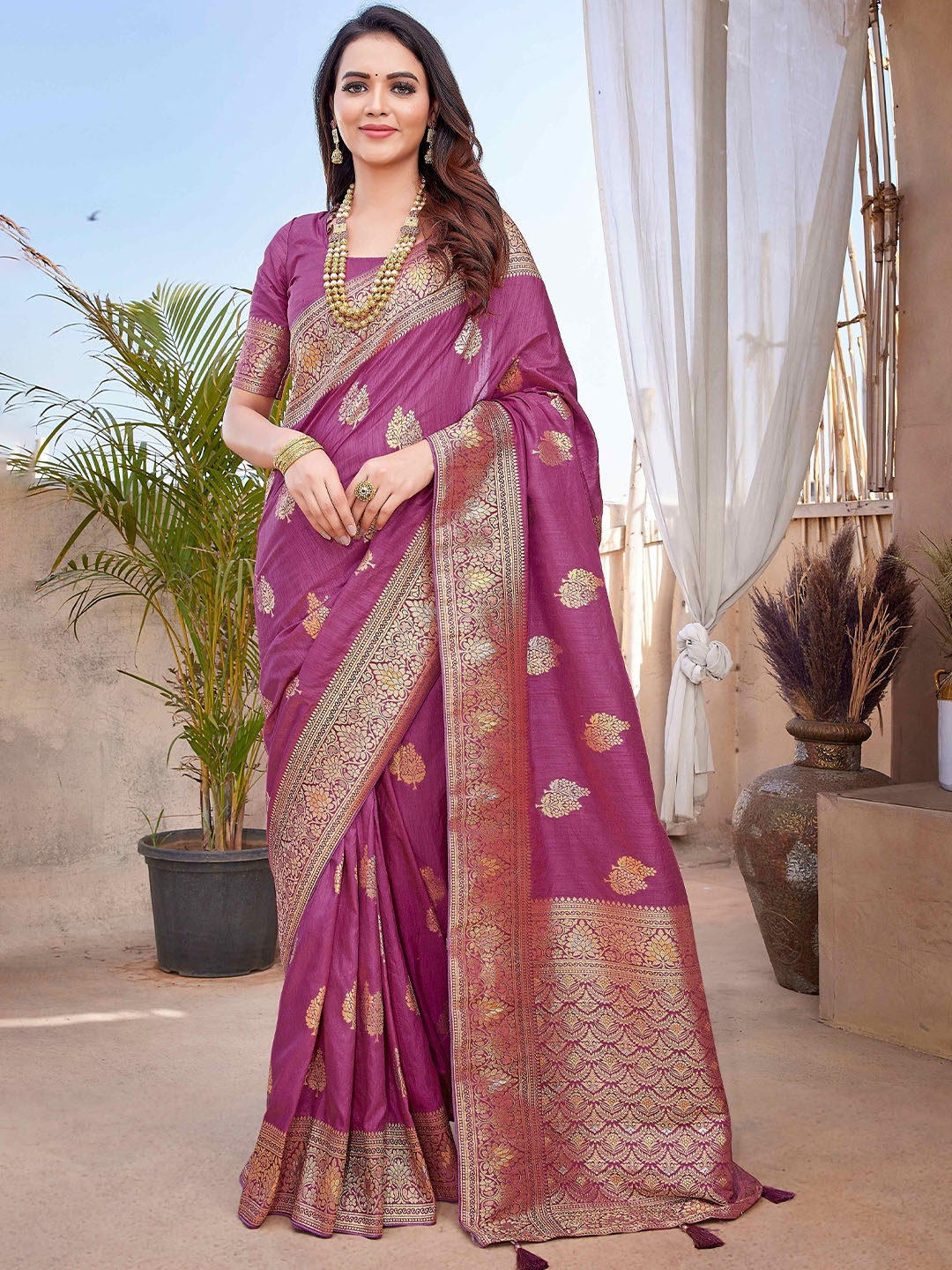 

HEER FASHION Woven Design Zari Silk Blend Banarasi Saree, Purple