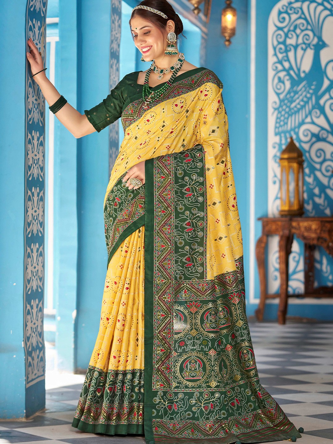 

HEER FASHION Bandhani Art Silk Patola Saree, Yellow