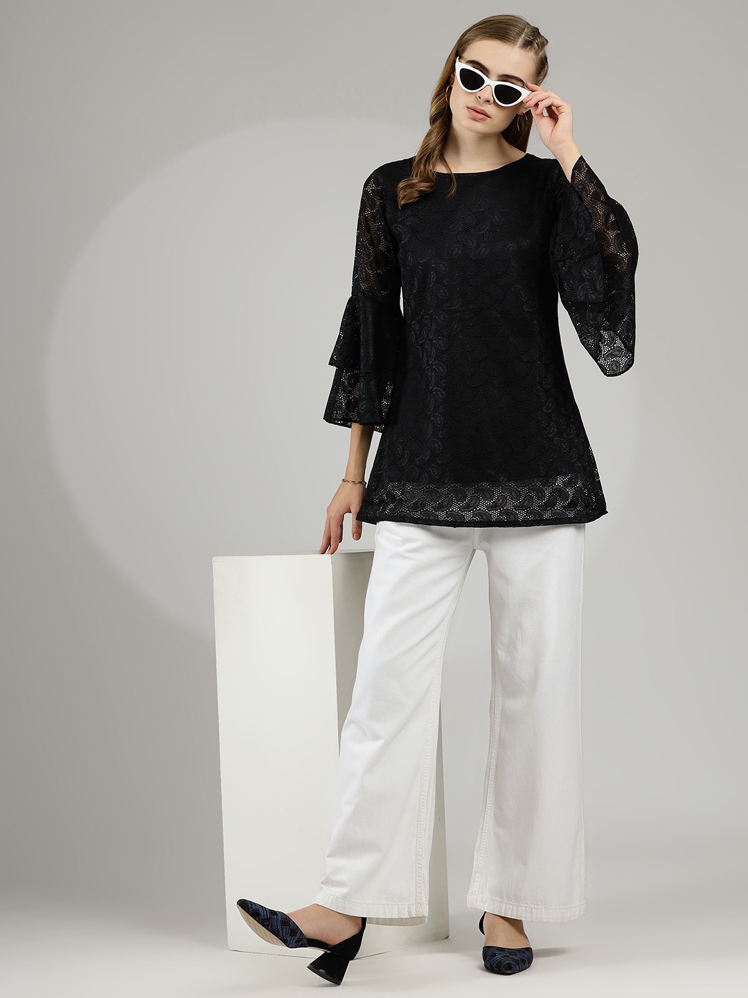 

WESTHOOD Lace Top, Black